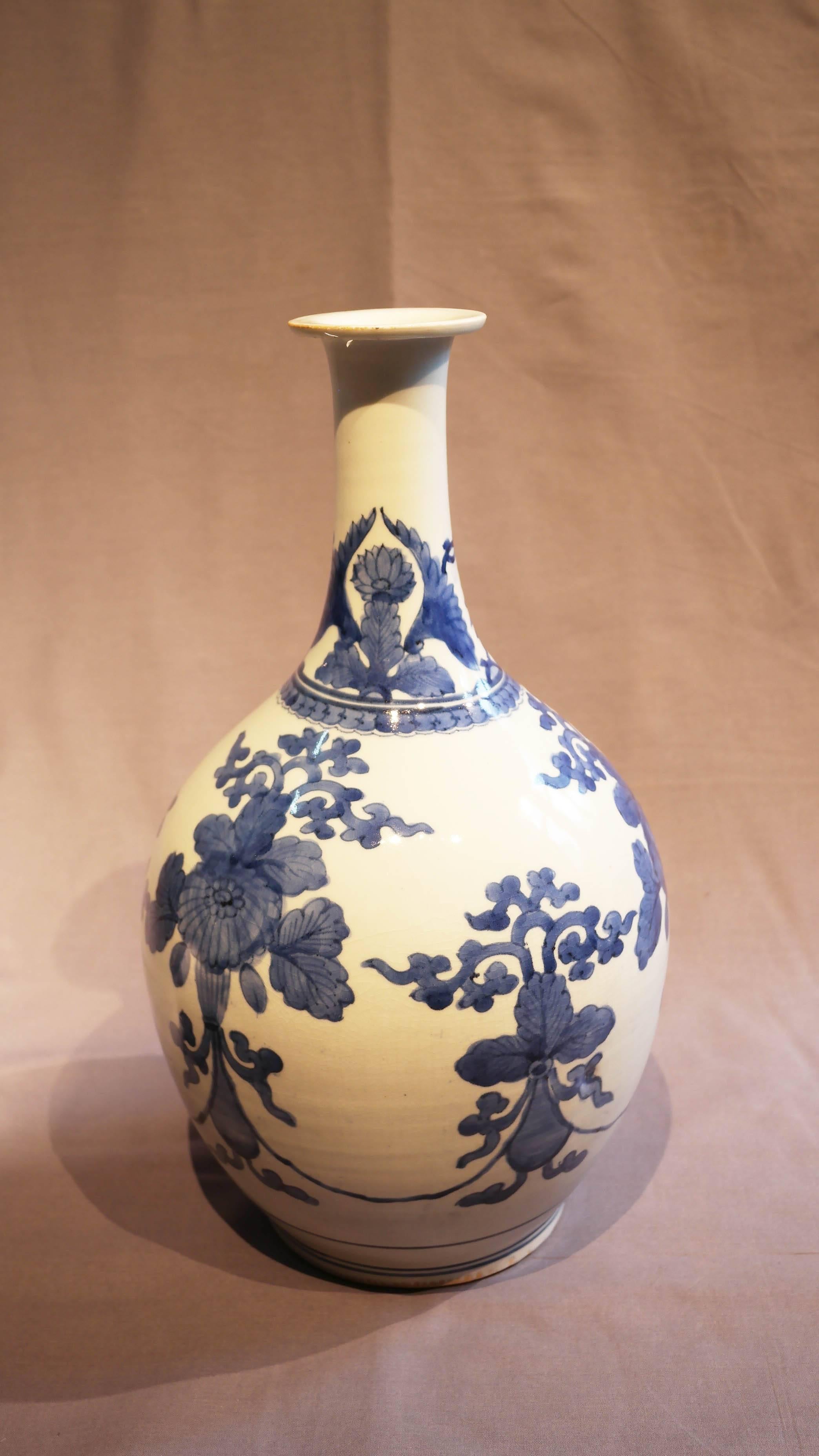Other Mid-19th Century, Imari Sake Vase, white and blue, Edo Period, Art of Japan For Sale