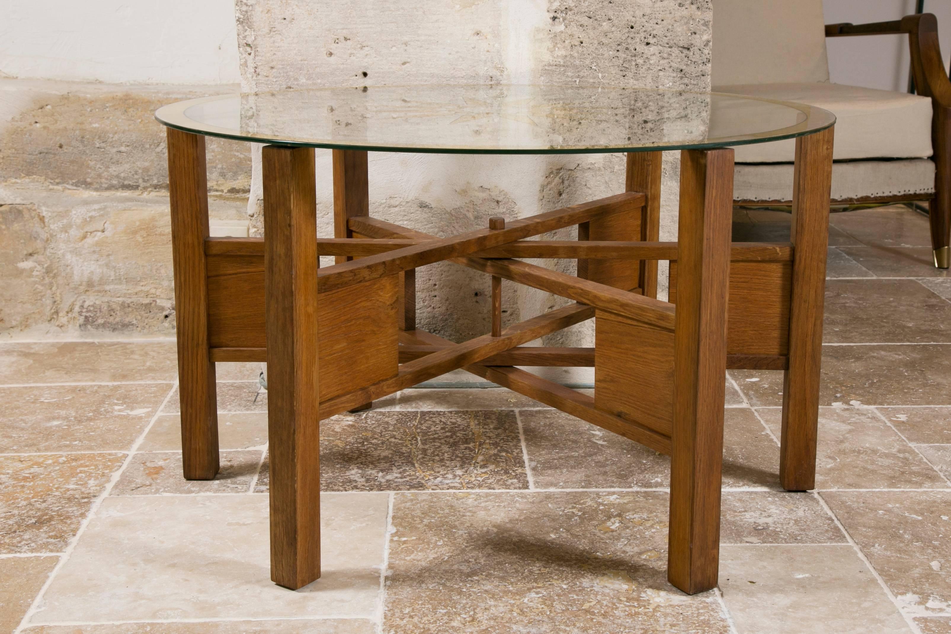 Very stylish coffee and cocktail table in oak with glass top.