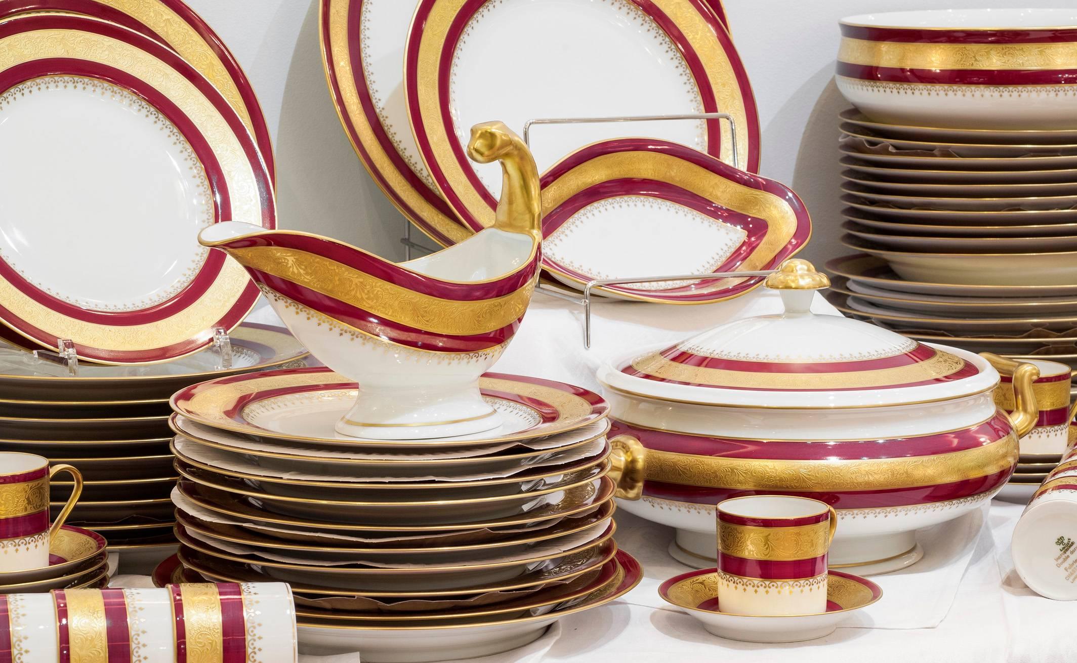 20th Century French Limoges Chastagner Table Service, circa 1950 For Sale
