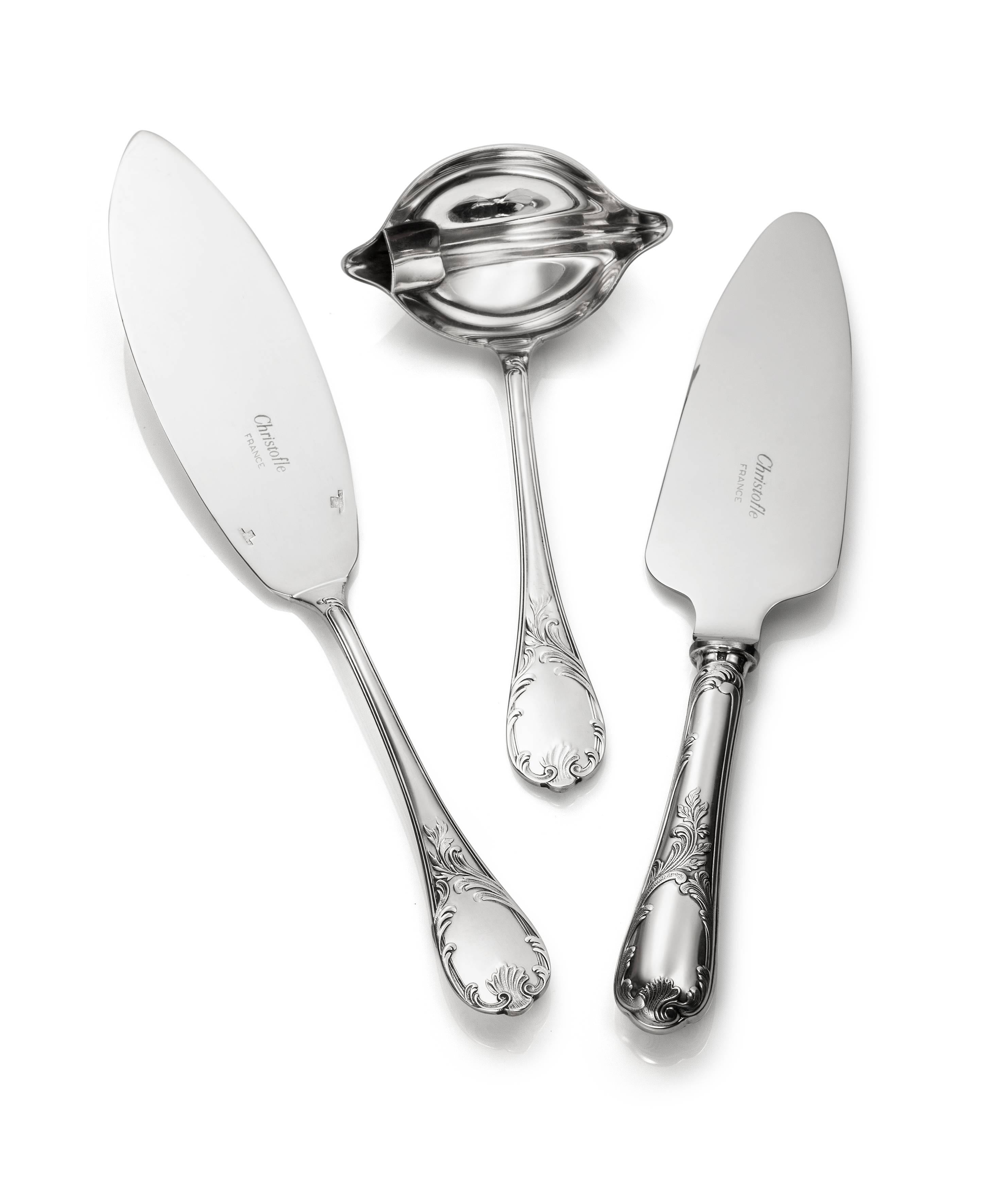 A very elegant 143 pieces French Christofle Marly silver plated flatware, in top conditions, comprising:

12 dinner knives
12 dinner forks
12 dinner spoons
12 dessert knives
12 dessert forks
12 dessert spoons
12 fish knives
12 fish