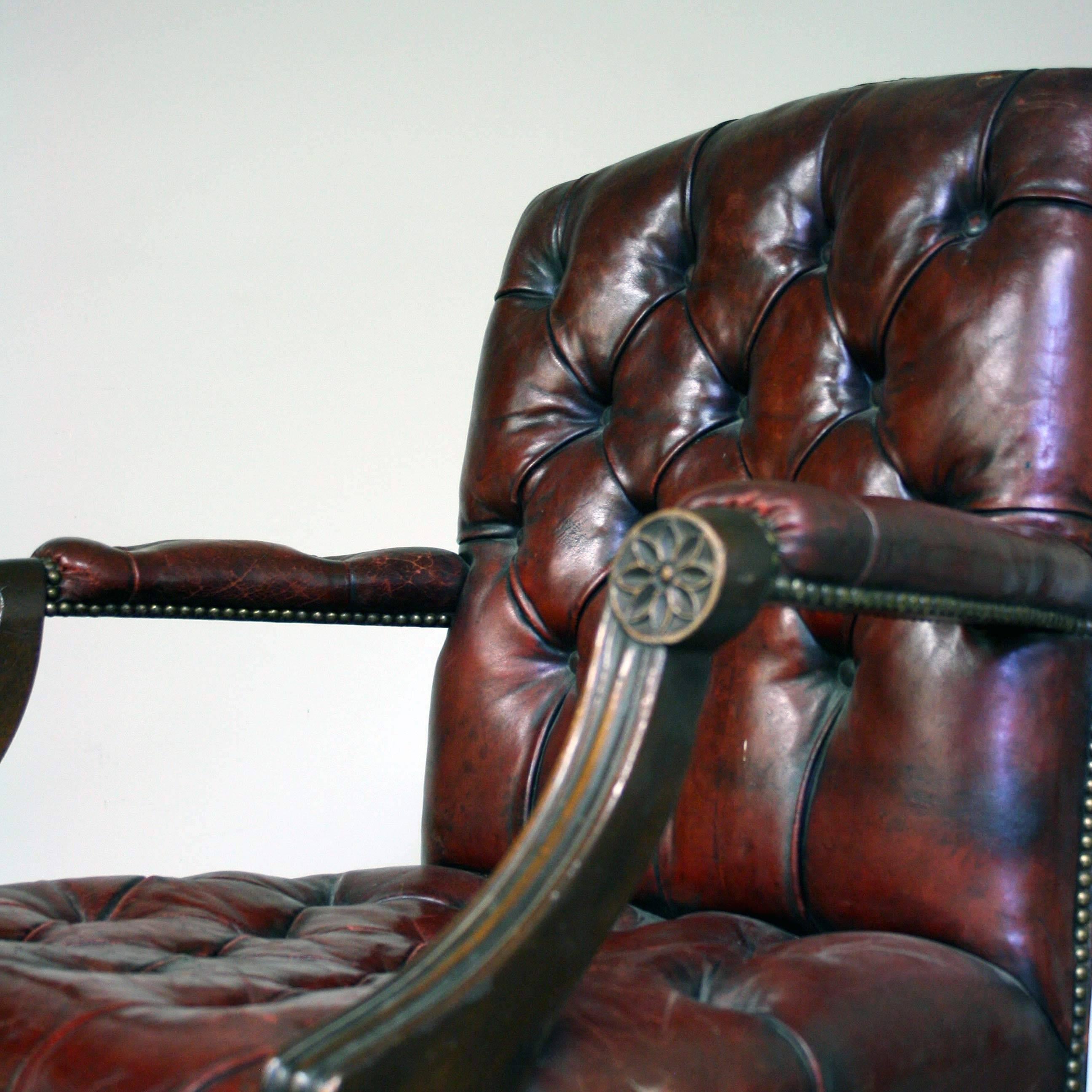 Early 20th Century Gainsborough Style Red Leather Chair In Excellent Condition In Bagshot, GB