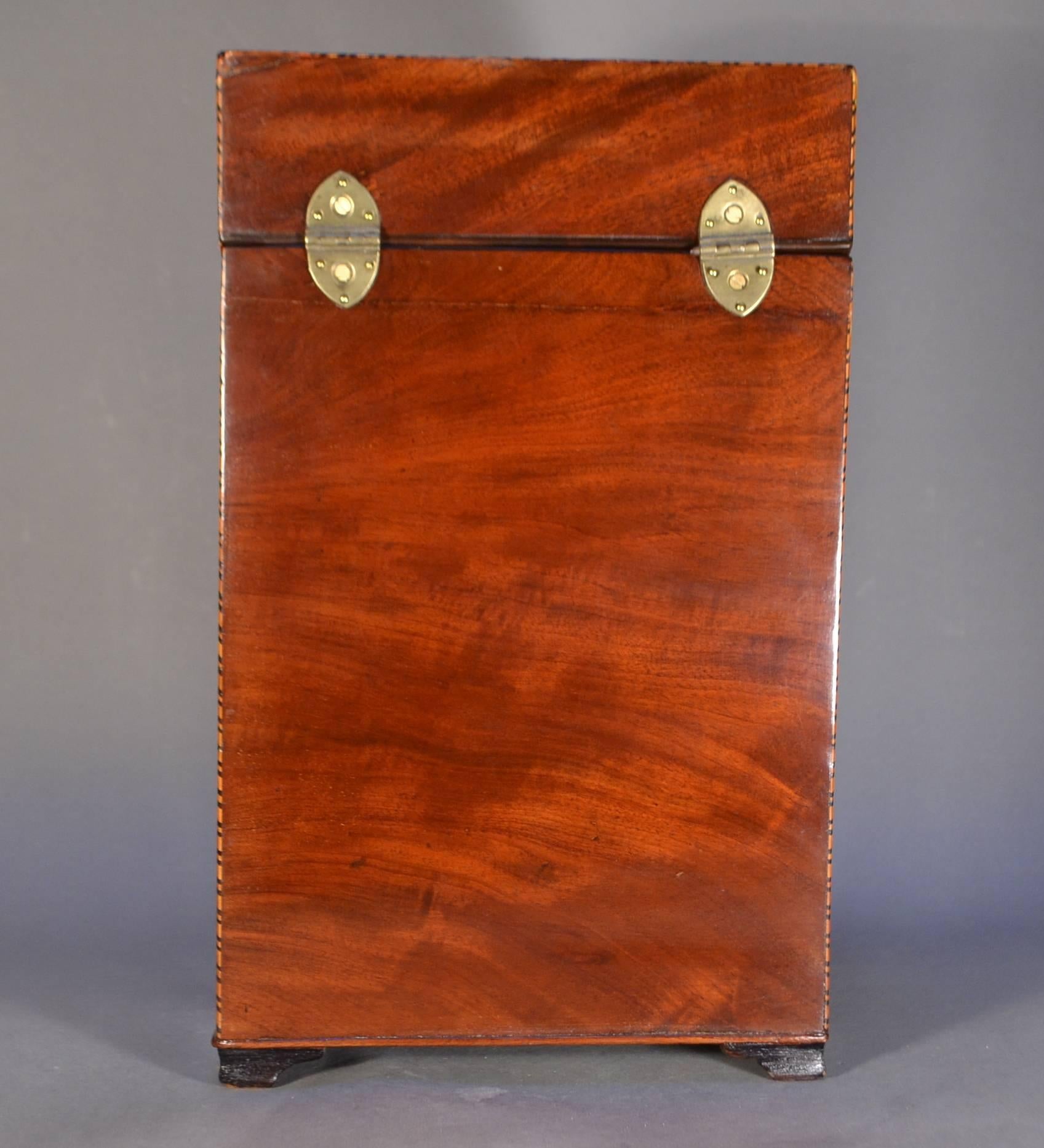 Victorian Marquetry Mahogany Letter Box, 19th Century In Good Condition In Brussels, BE