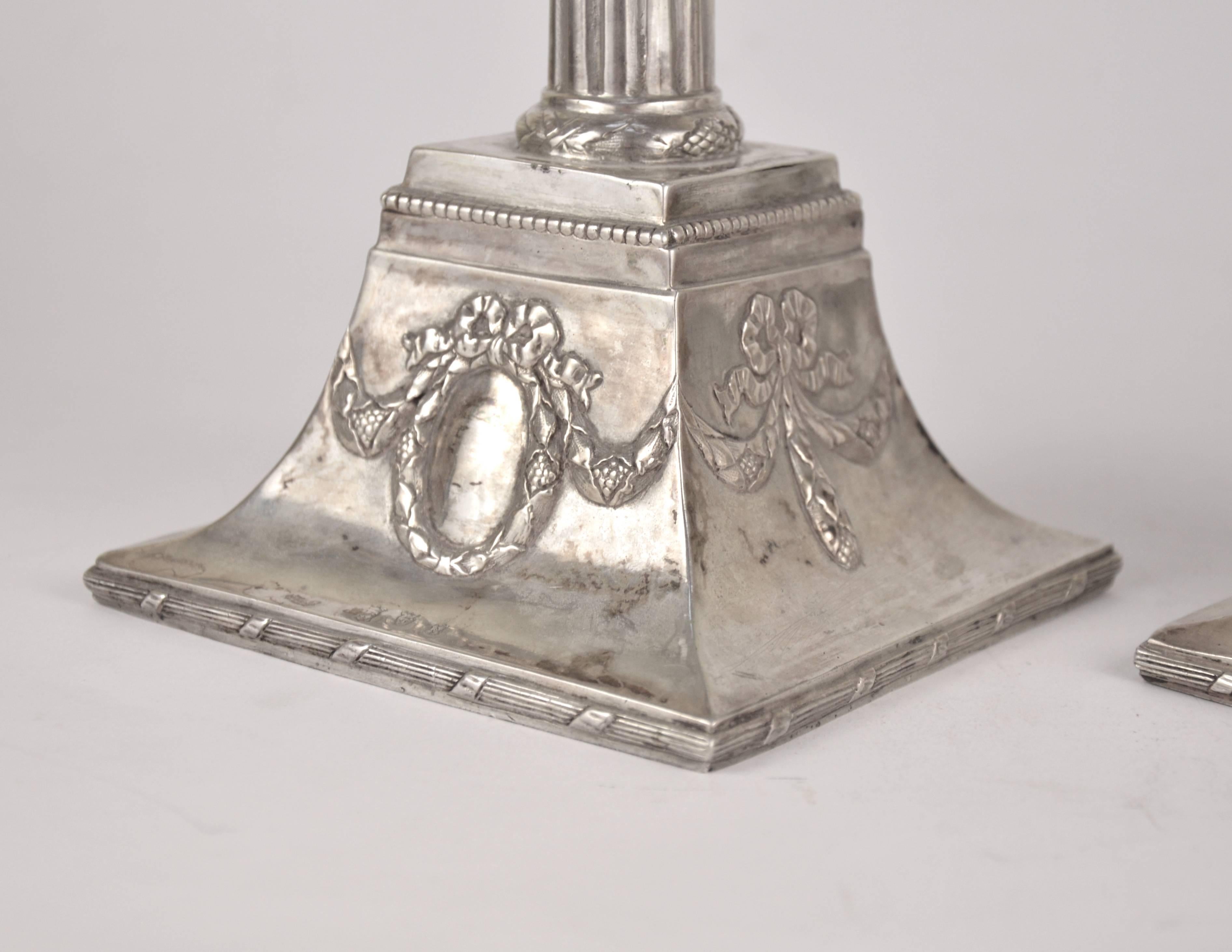 Pair of English Silver Candlesticks, 19th Century In Good Condition In Brussels, BE