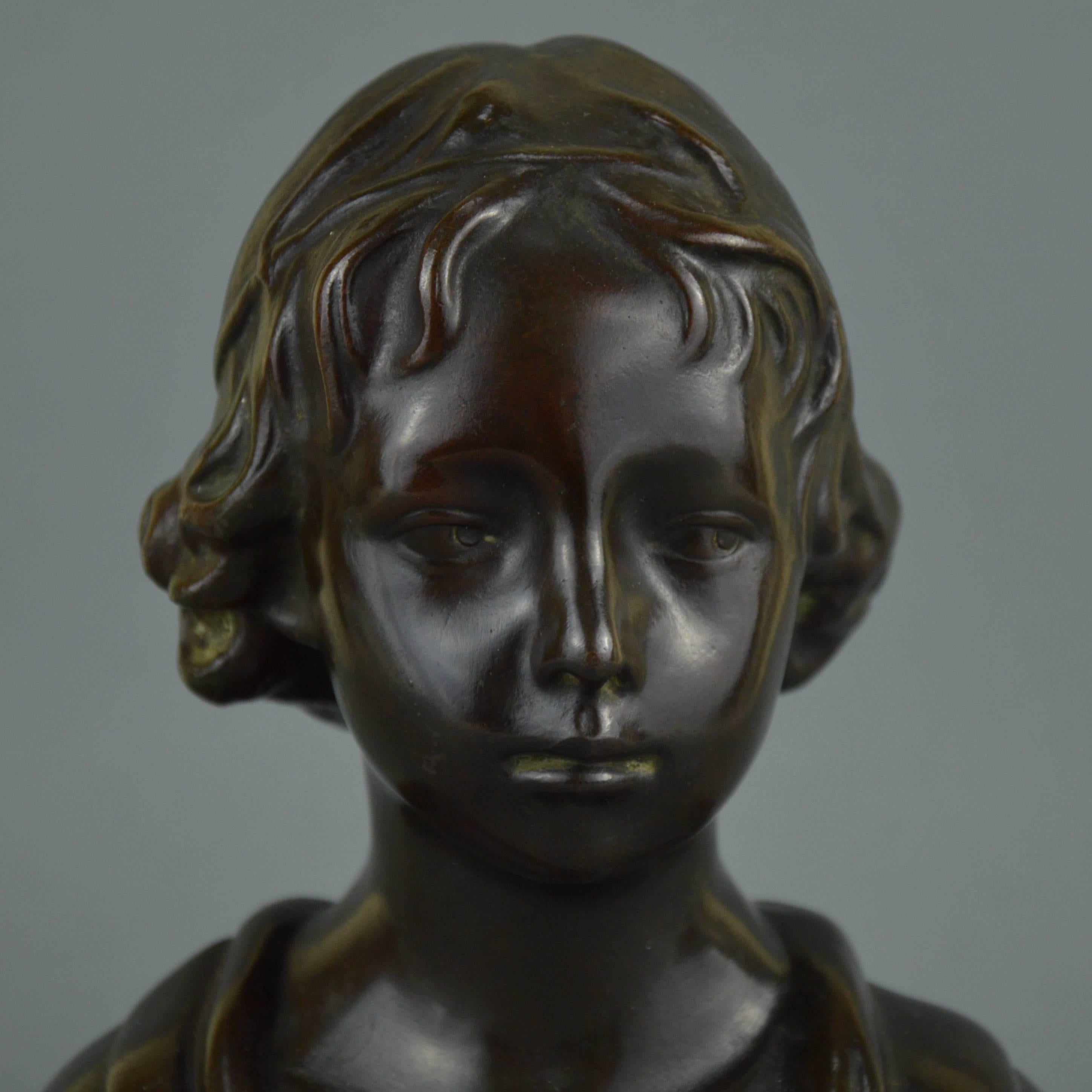 Bronze sculpture bust of a young girl. Belgian school.
A. Daver foundry, Brussels.
Late 19th-early 20th century.
Measures: Height 20 cm.