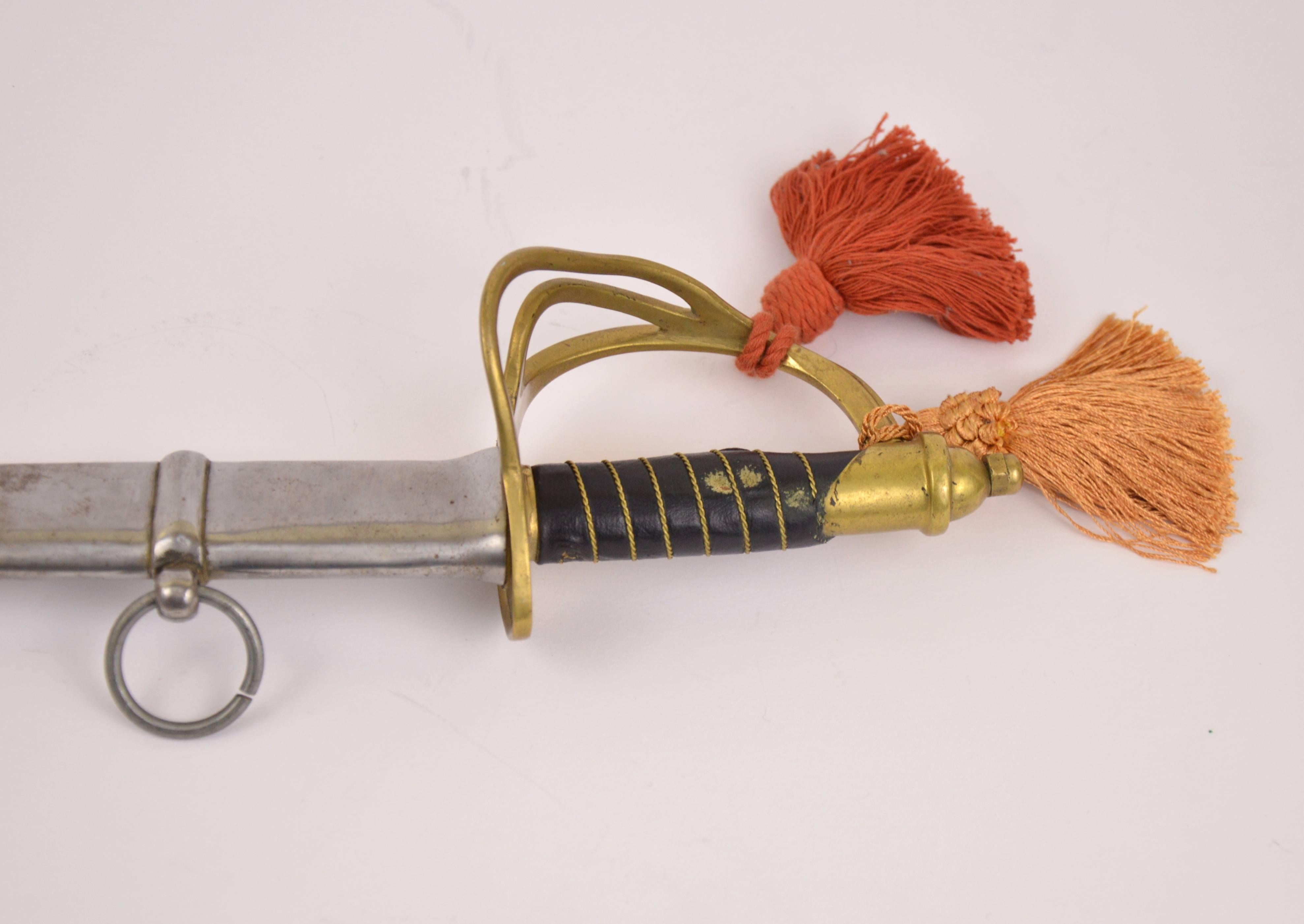 Sabre sword child infantry 19-th century.
Total length: 74 cm.
Condition: please check the photos.