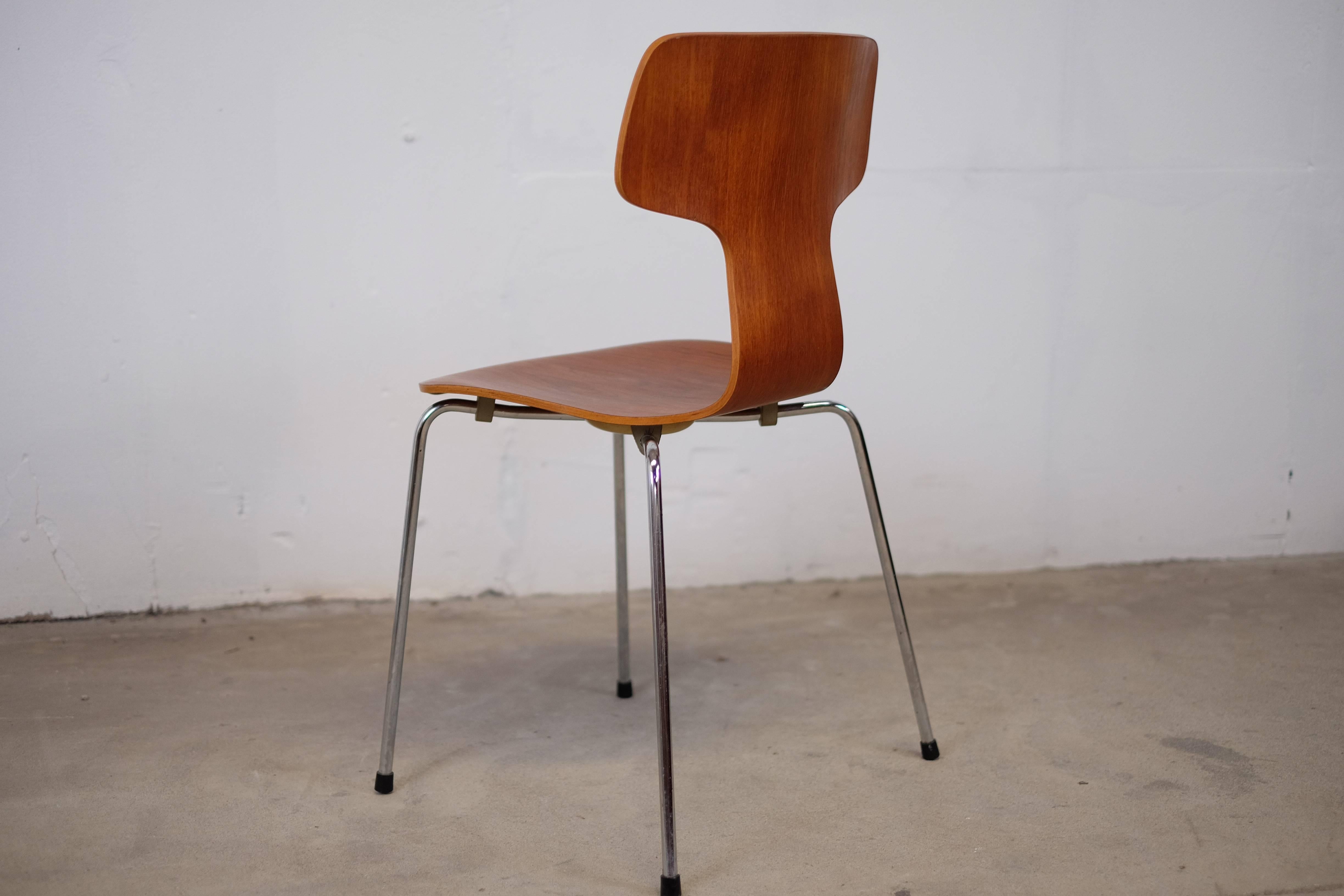 Set of Four 'Hammer' Chairs by Arne Jacobsen 3
