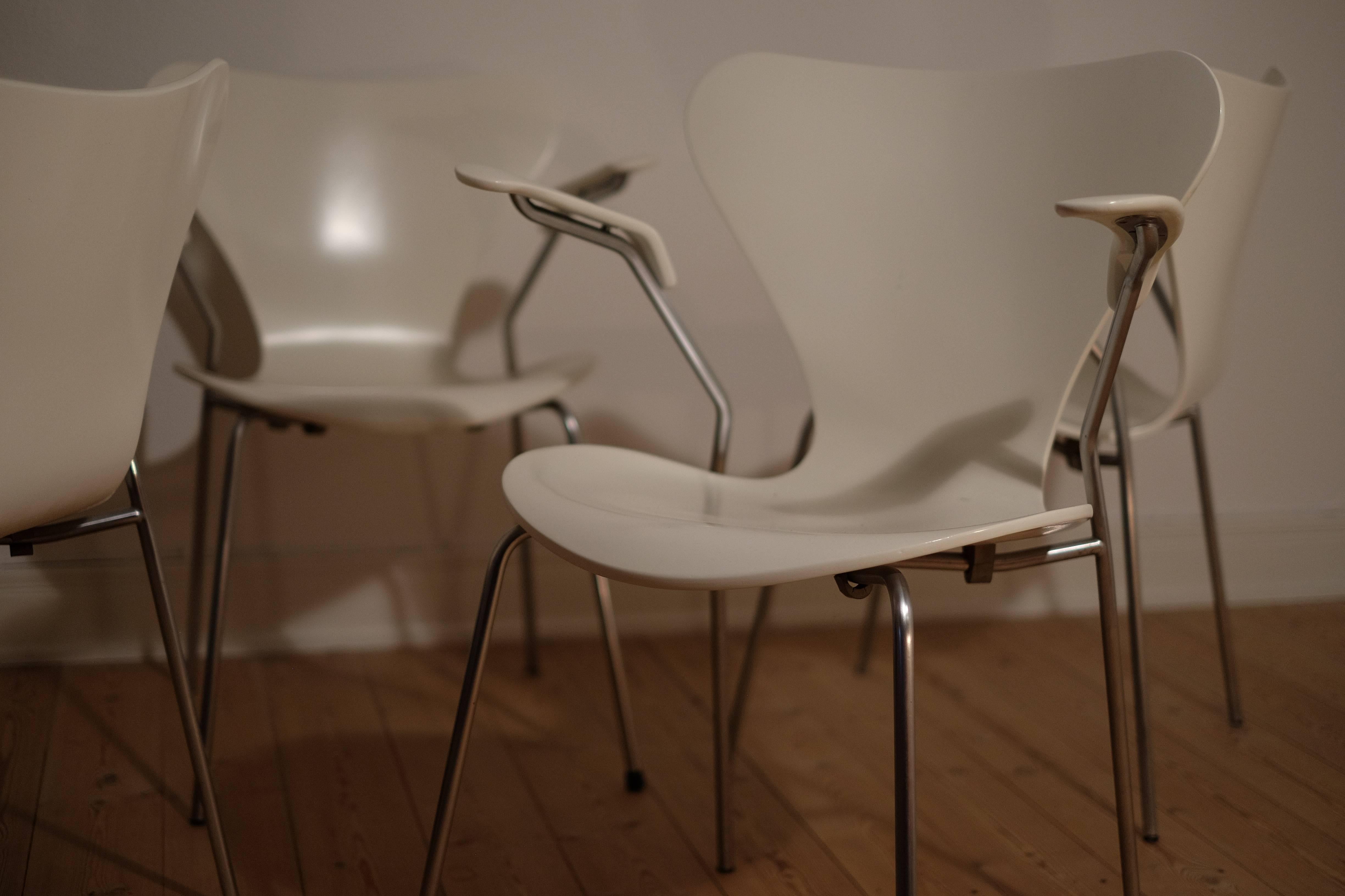 Mid-Century Modern Arne Jacobsen Set of Four Armchairs, Model 'Seven'