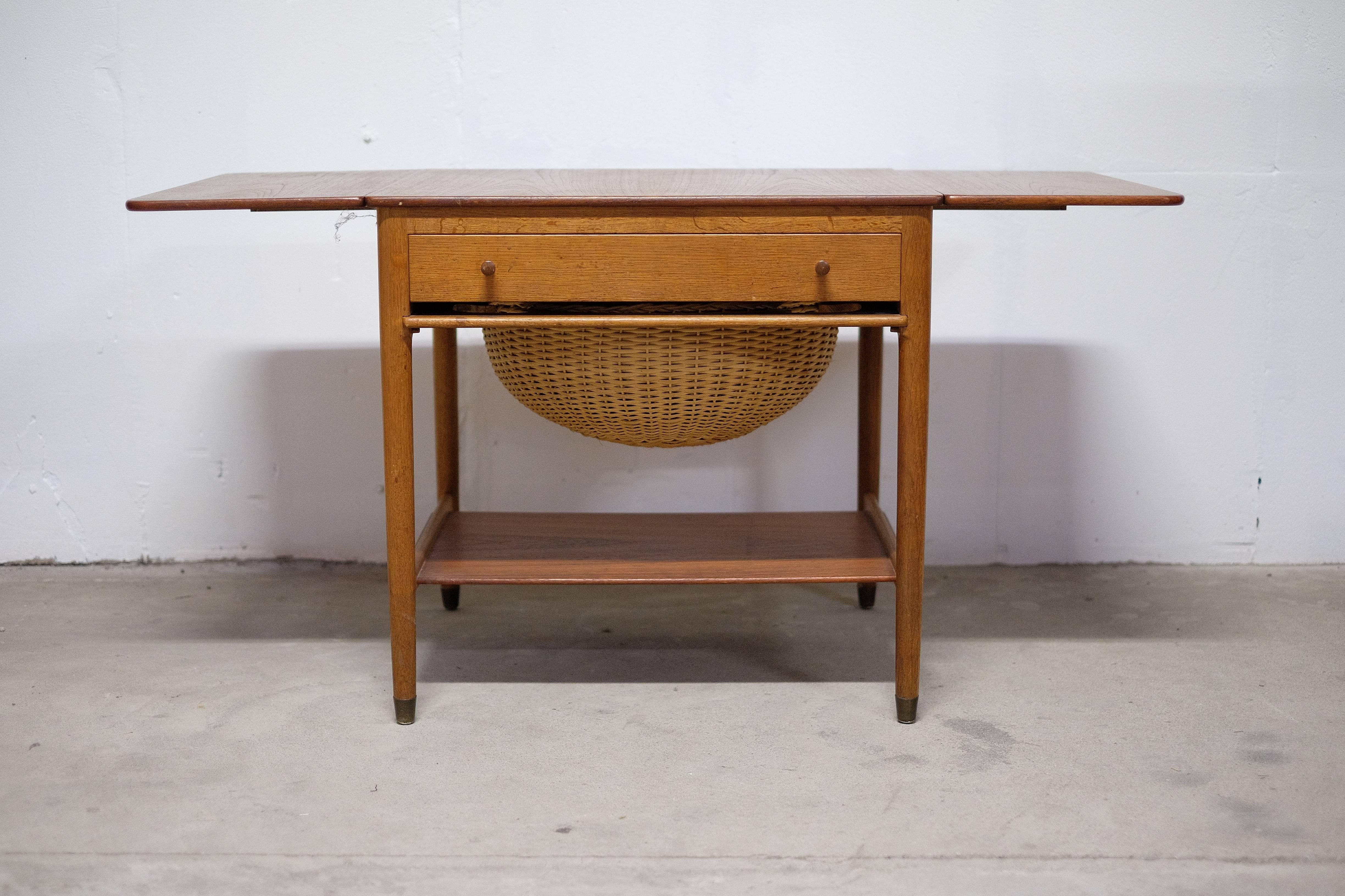 Mid-Century Modern Hans J. Wegner Sewing Table, Model AT-33, 1959 For Sale