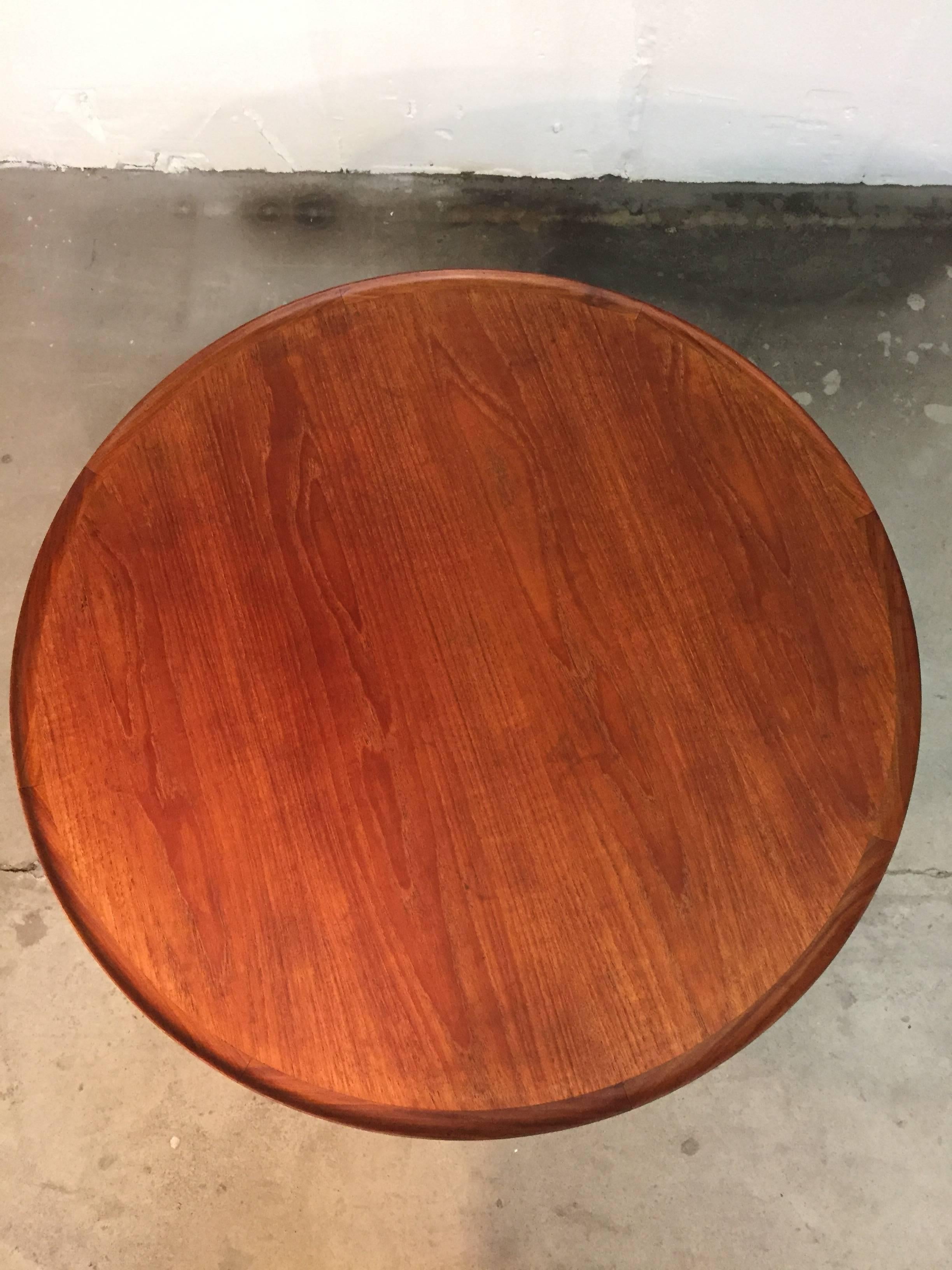 1960s Danish Mid-Century Coffee Table in Teak In Good Condition For Sale In Middelfart, Fyn