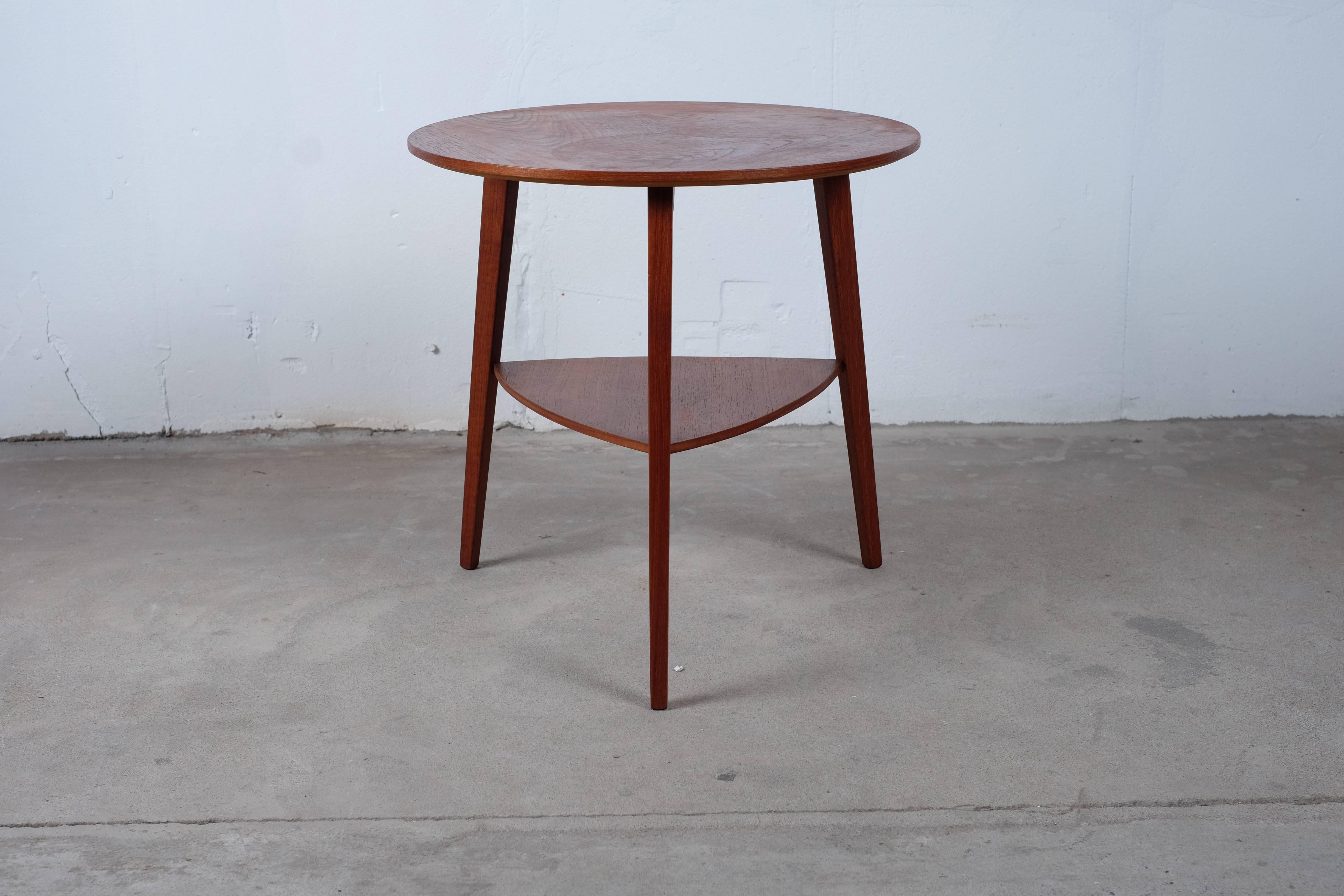 Mid-Century Modern Danish Round Three-Legged Teak Side Table with Triangled Lower Shelf