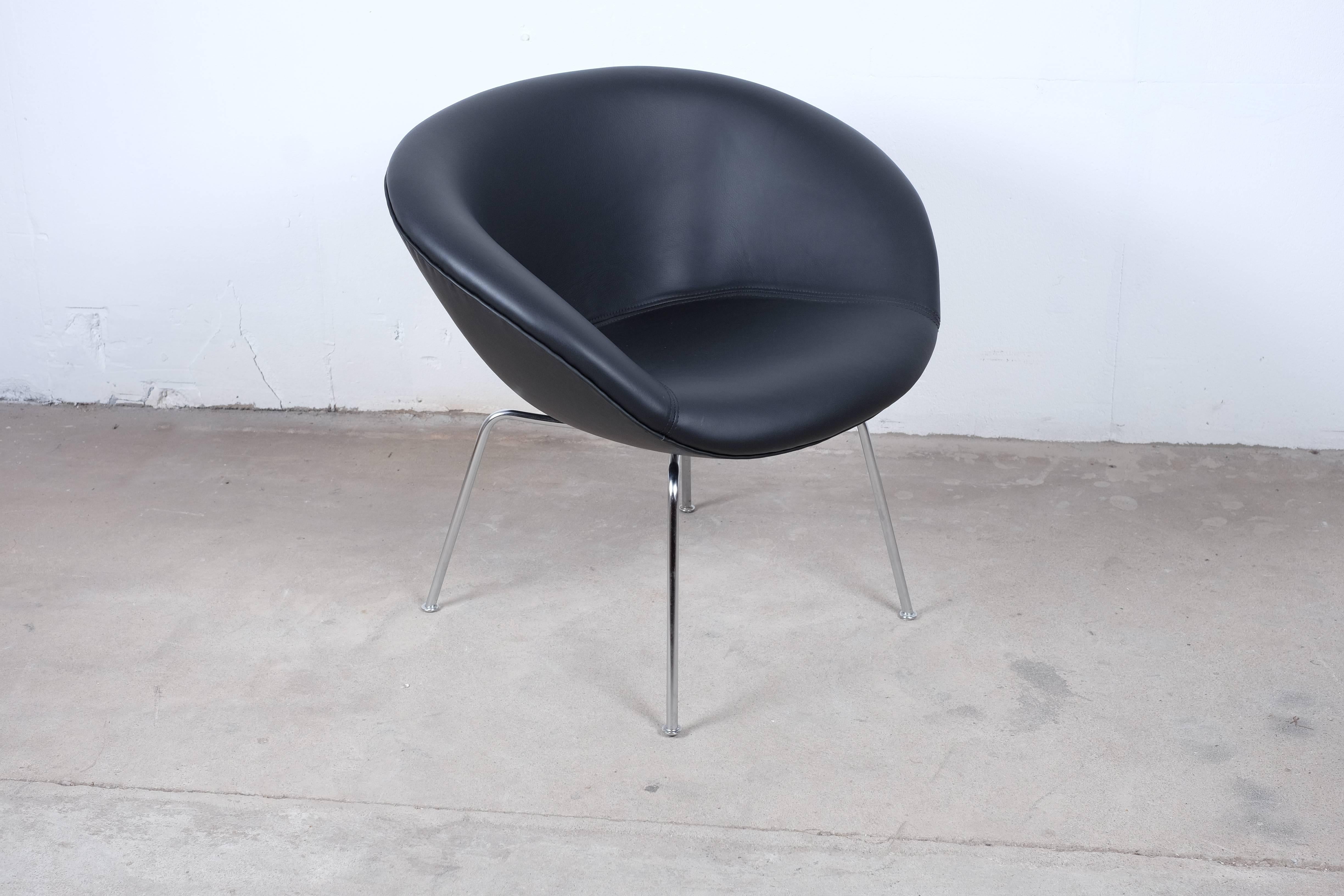 Danish Stunning Reupholstered Pot Chair Designed by Arne Jacobsen For Sale
