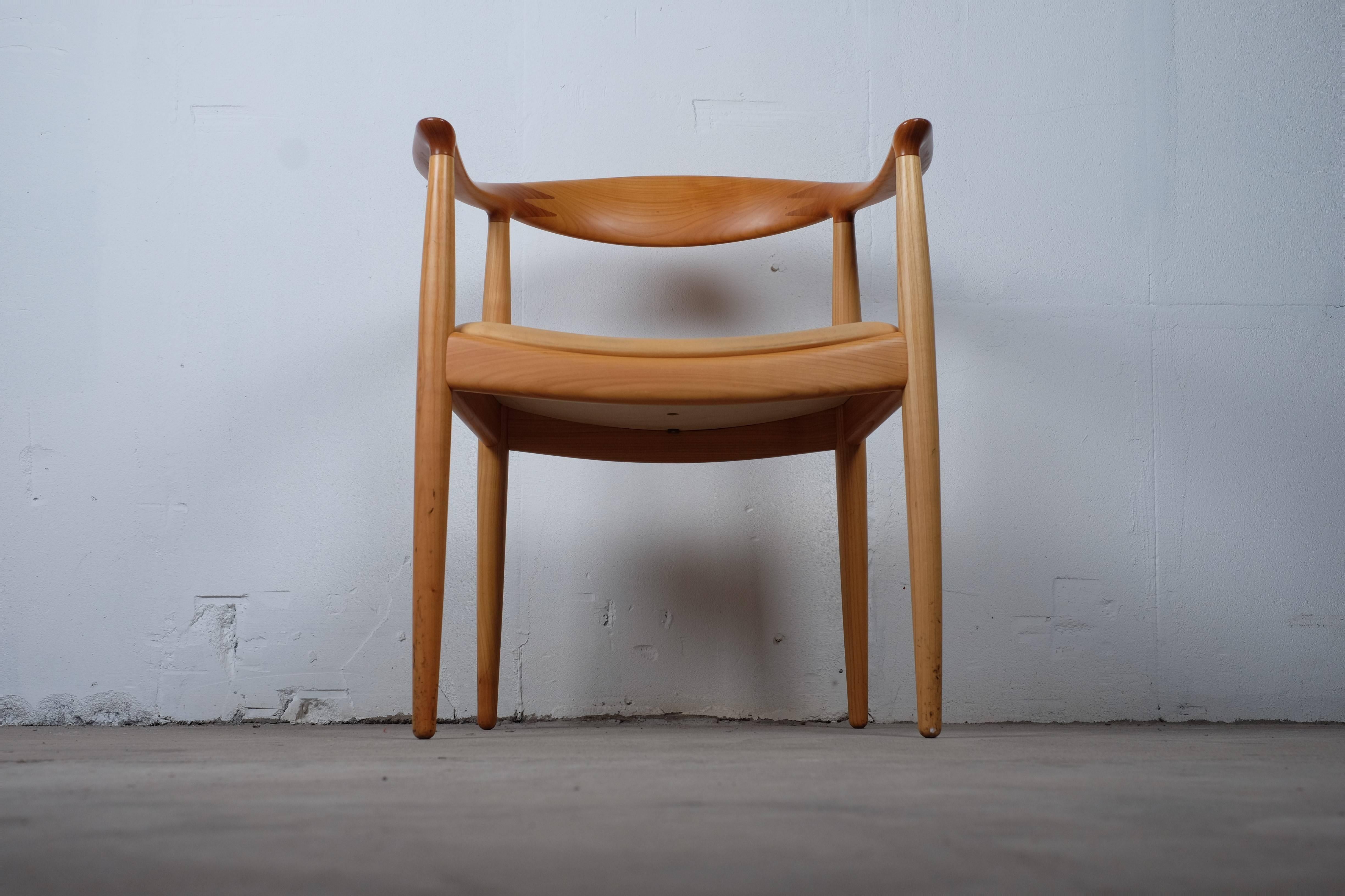 'The Round One' as Wegner referred to it with his usual Provincial modesty, is perhaps the most famous Danish piece of furniture of them all – which says a bit. Already a year after the production of this chair startet at Johannes Hansen