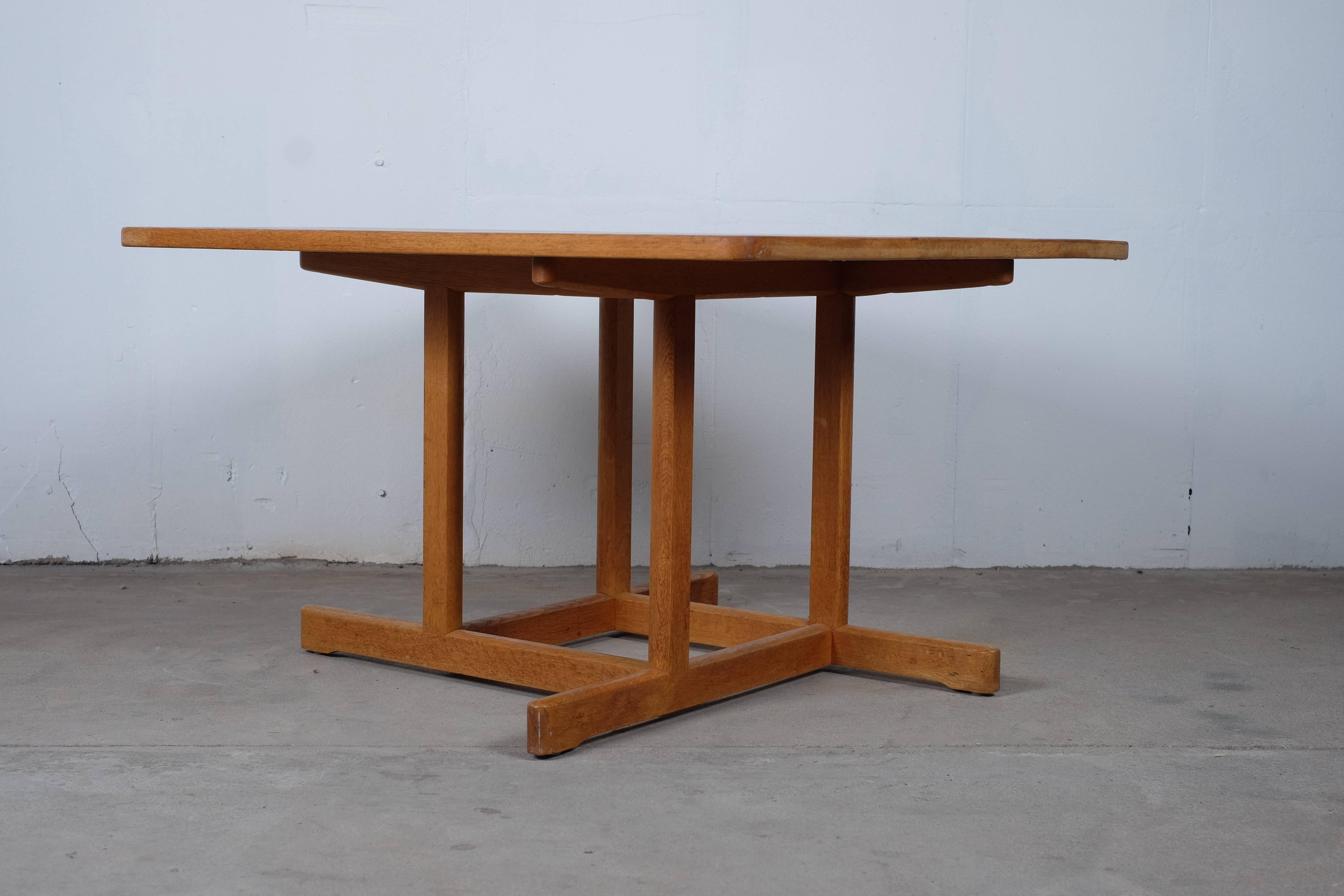 Mid-20th Century Oak Coffee Table with Perpendicular Frame by Børge Mogensen, Model #271