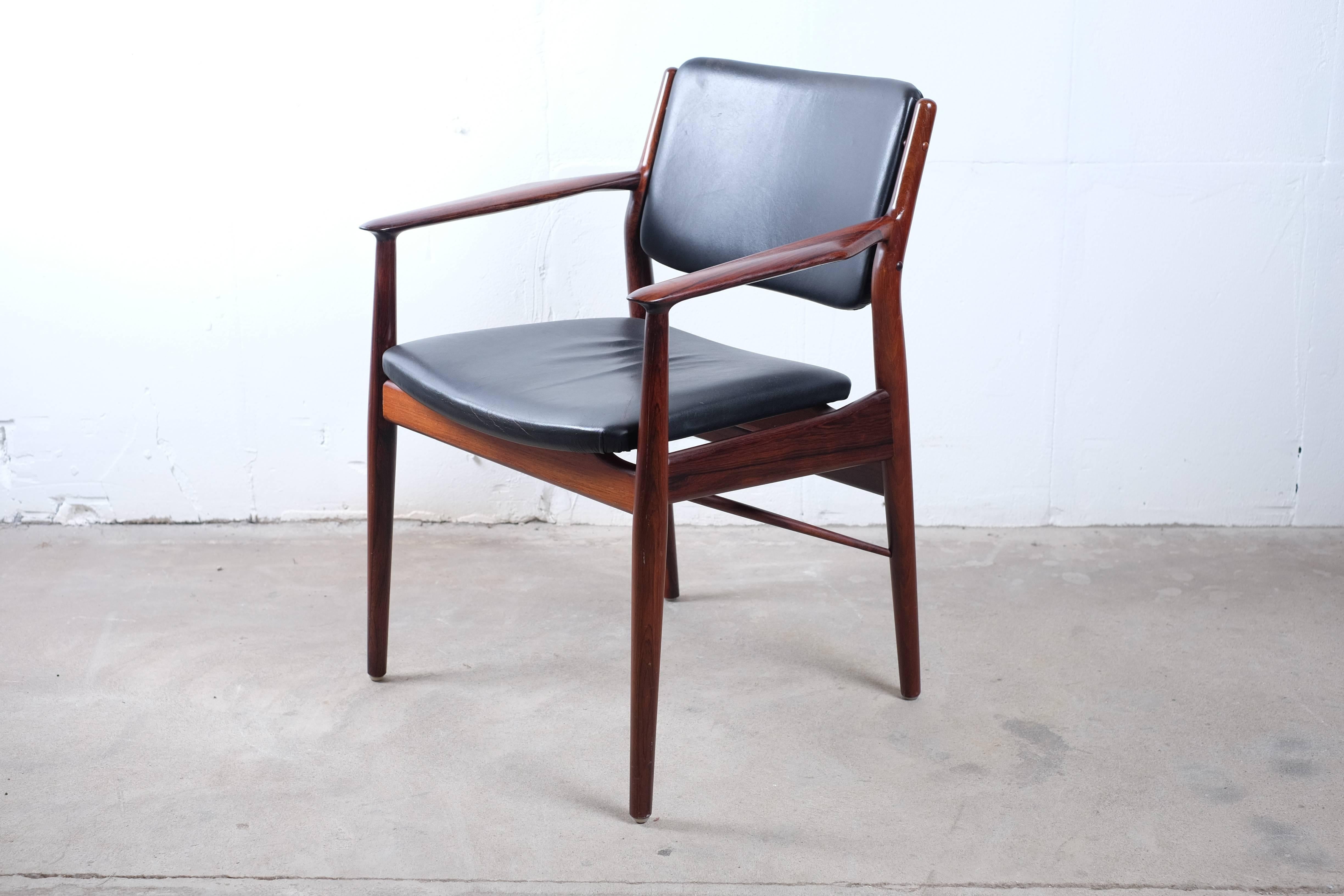 Mid-20th Century Stunning Armchair in Rosewood by Arne Vodder