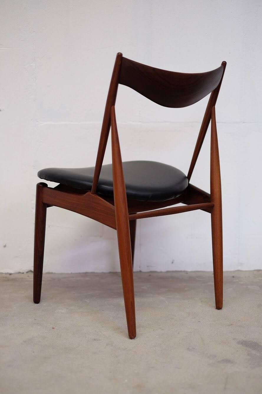Mid-20th Century Beautiful Design by Kurt Østervig, Set of Six Dining Chairs in Walnut