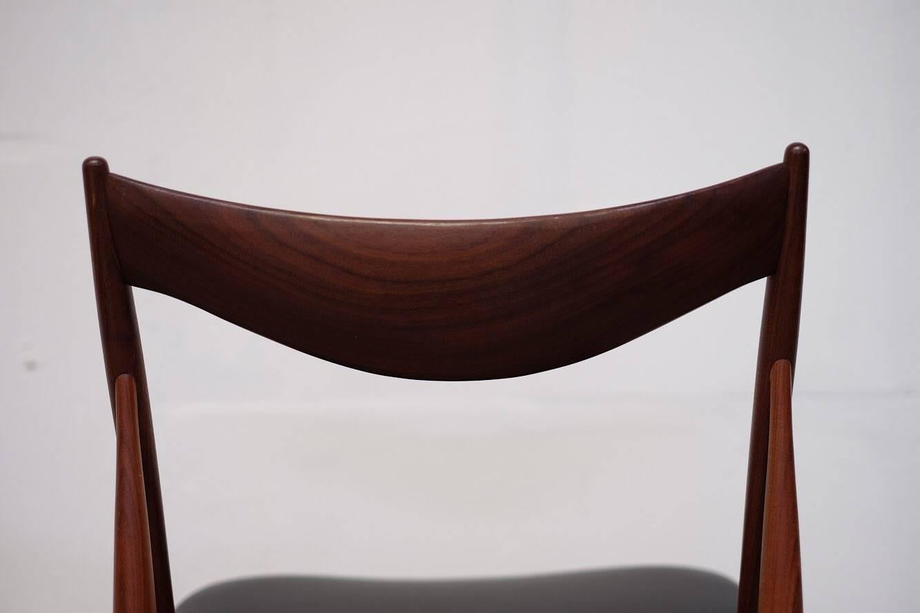 Beautiful Design by Kurt Østervig, Set of Six Dining Chairs in Walnut 1