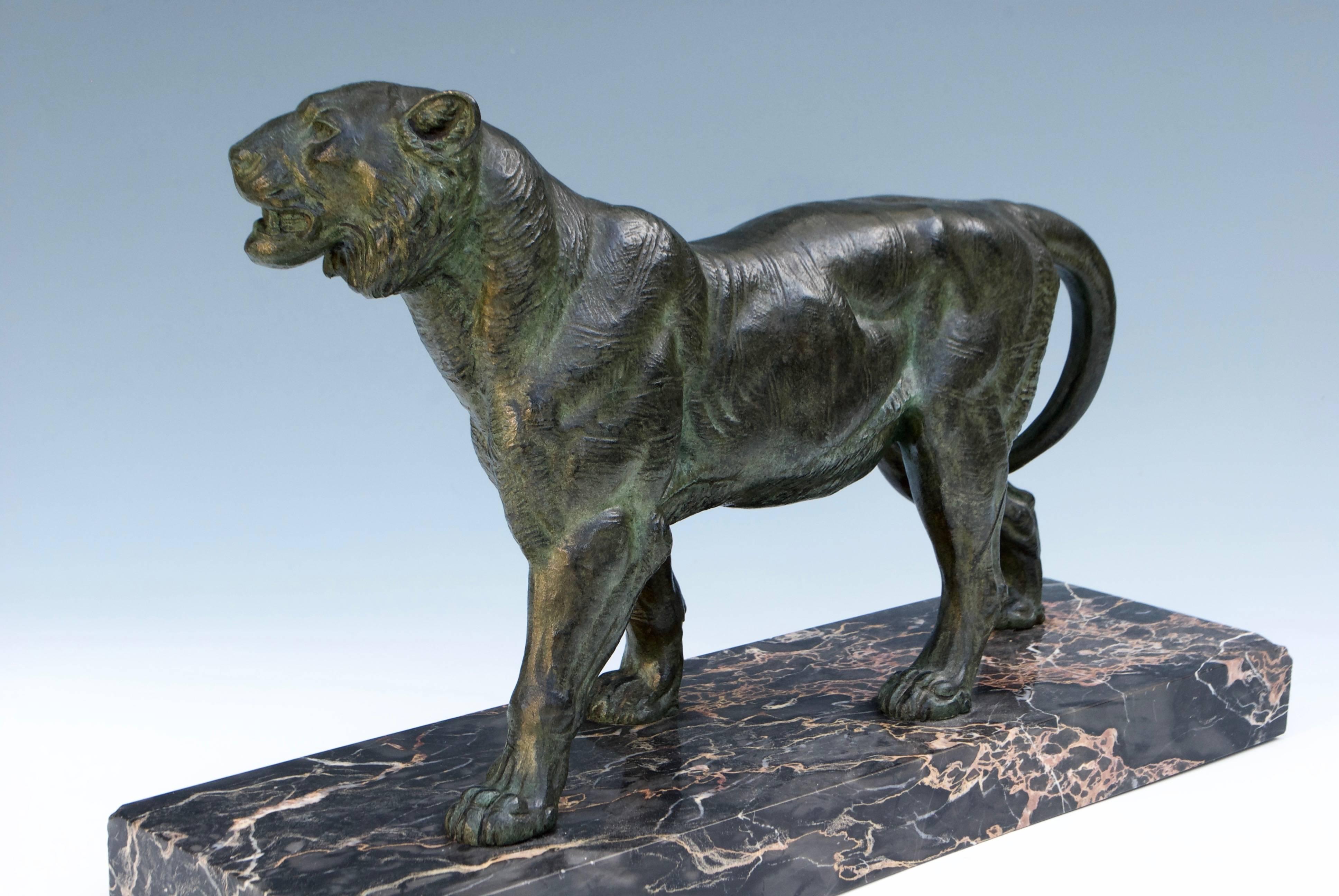 Paul Edouard Delabrierre French Bronze sculpture of a Tiger In Good Condition For Sale In MILANO, IT