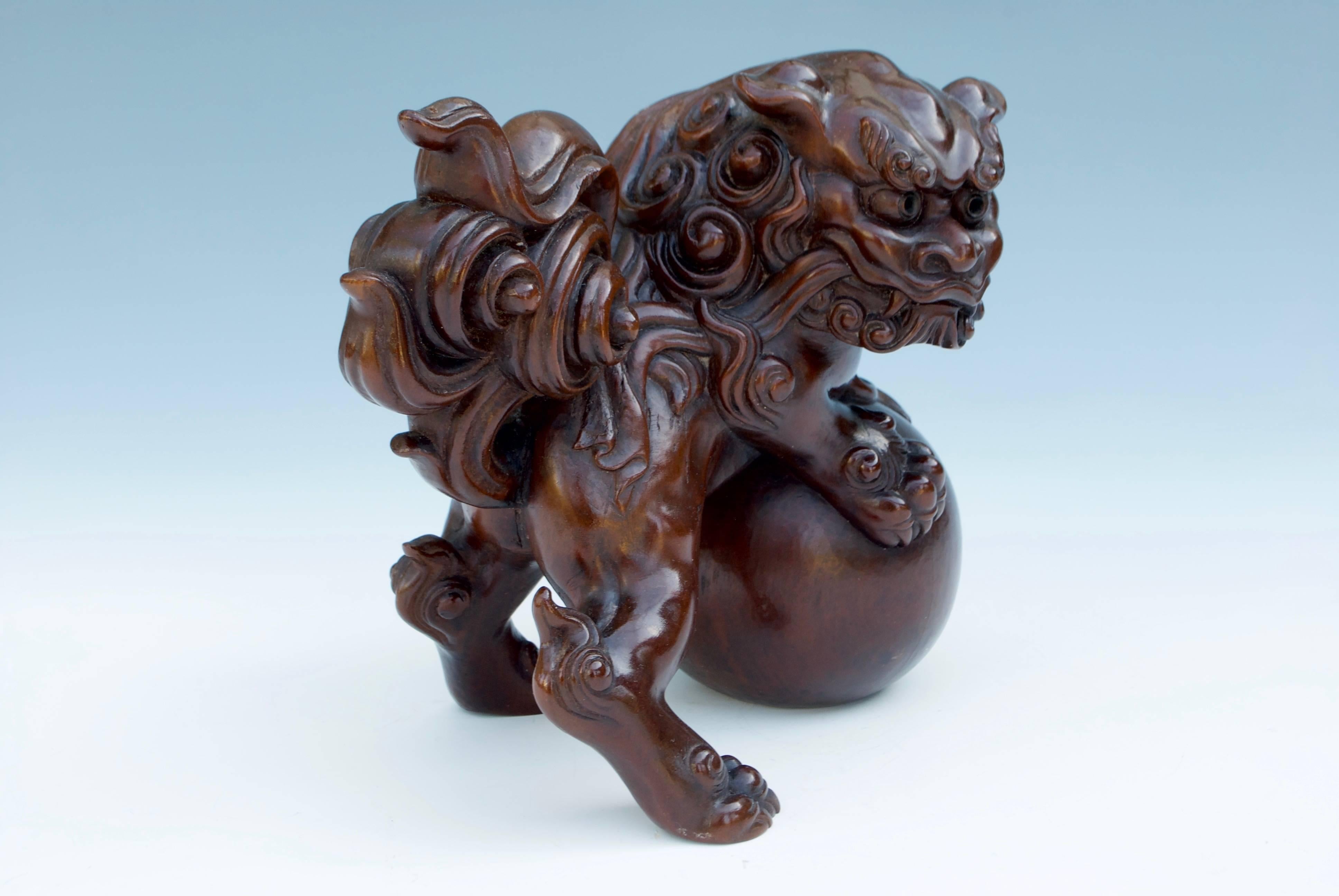 Japanese lion shishi Wood sculpture In Good Condition In MILANO, IT