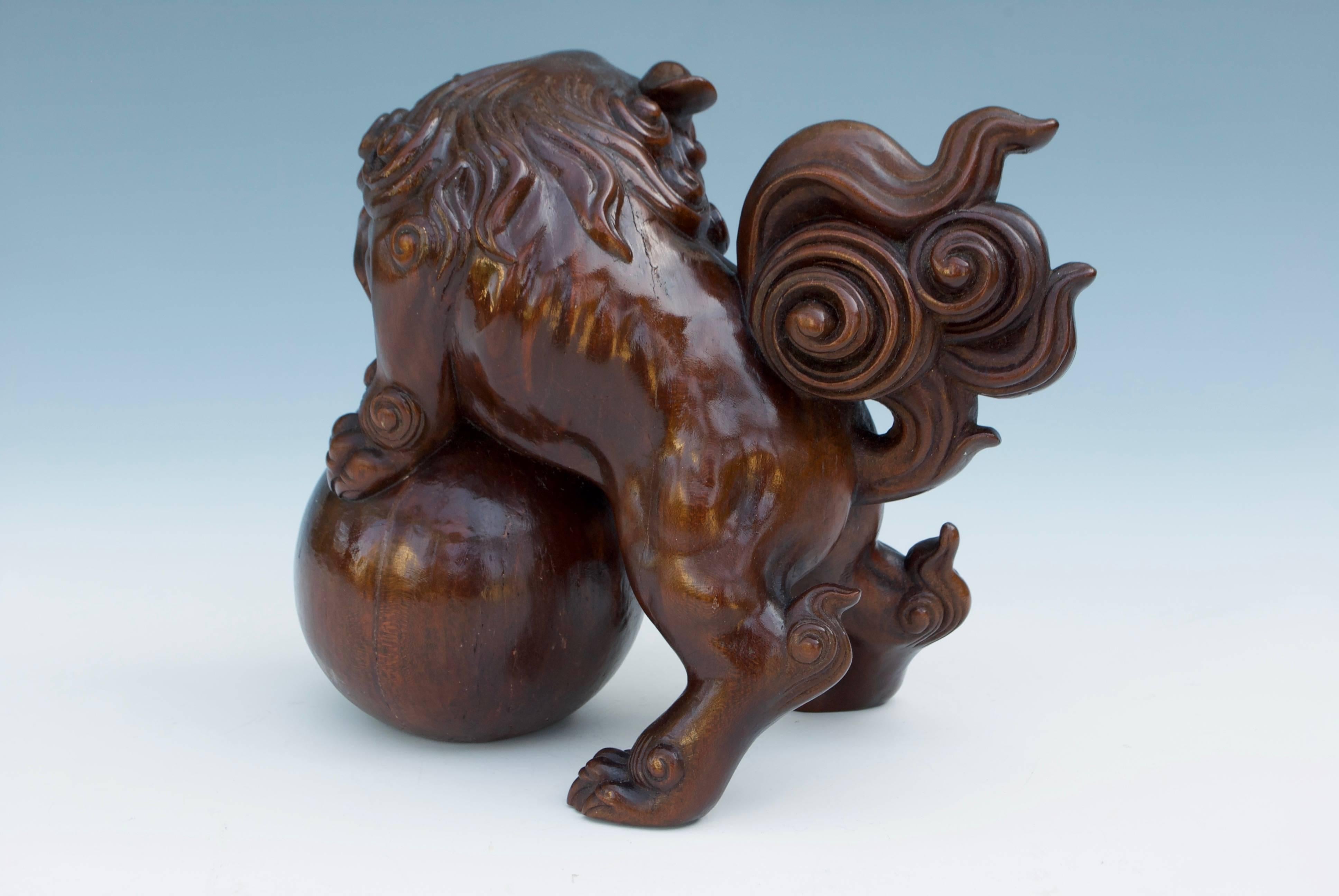 19th Century Japanese lion shishi Wood sculpture