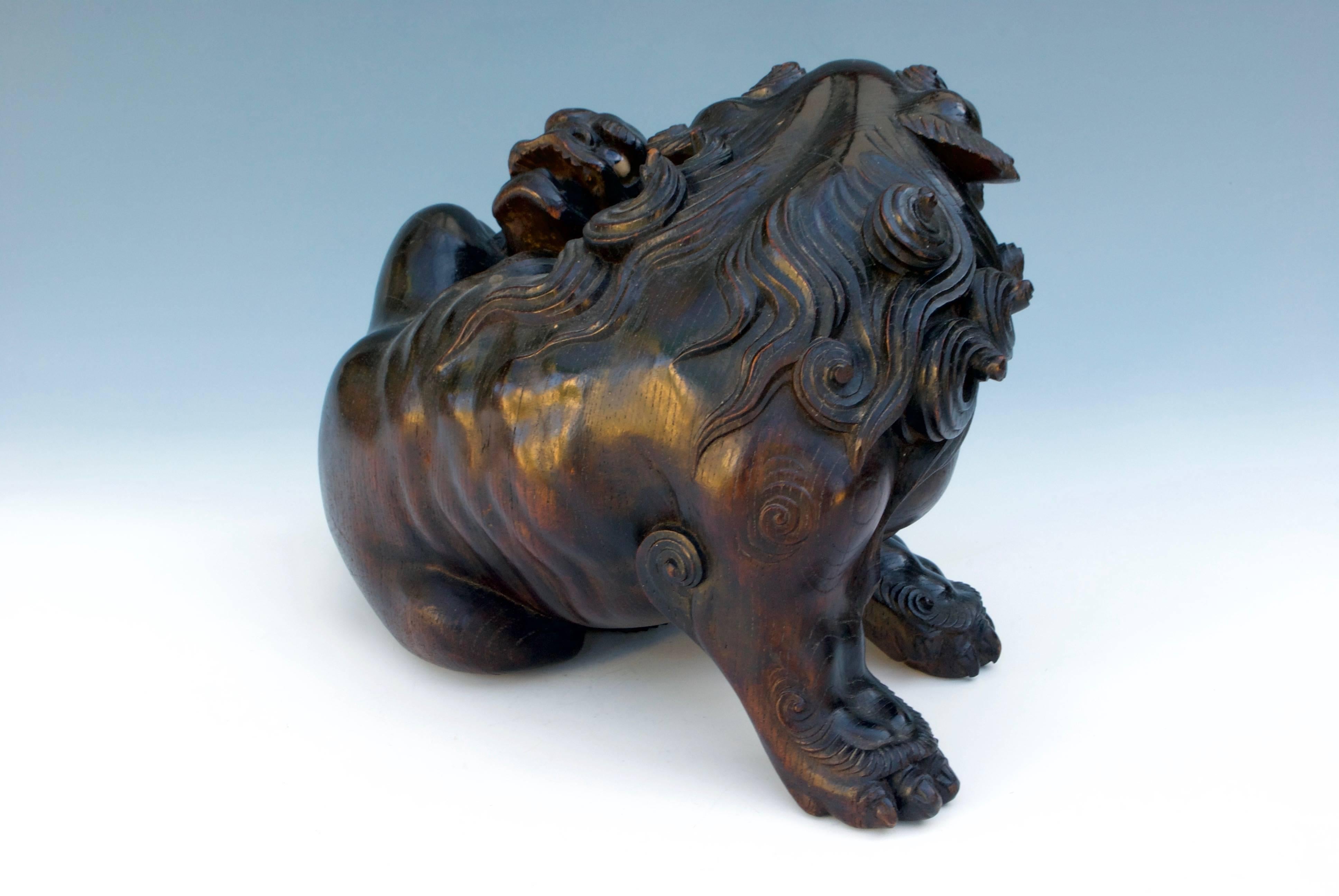 18th Century and Earlier Japanese Wood sculpture Okimono of two lions