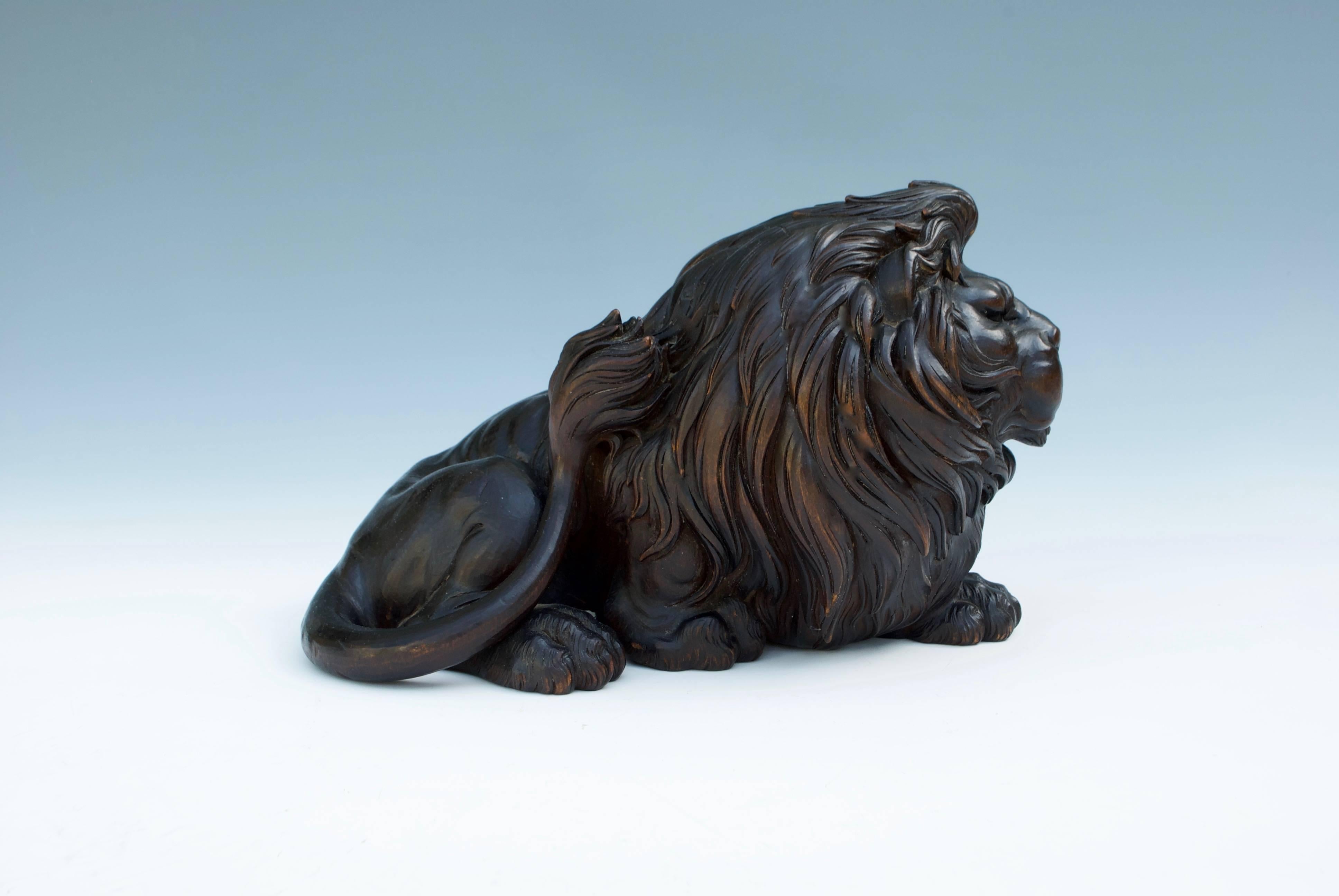 Mid-19th Century Japanese Wood sculpture Okimono of Lion For Sale