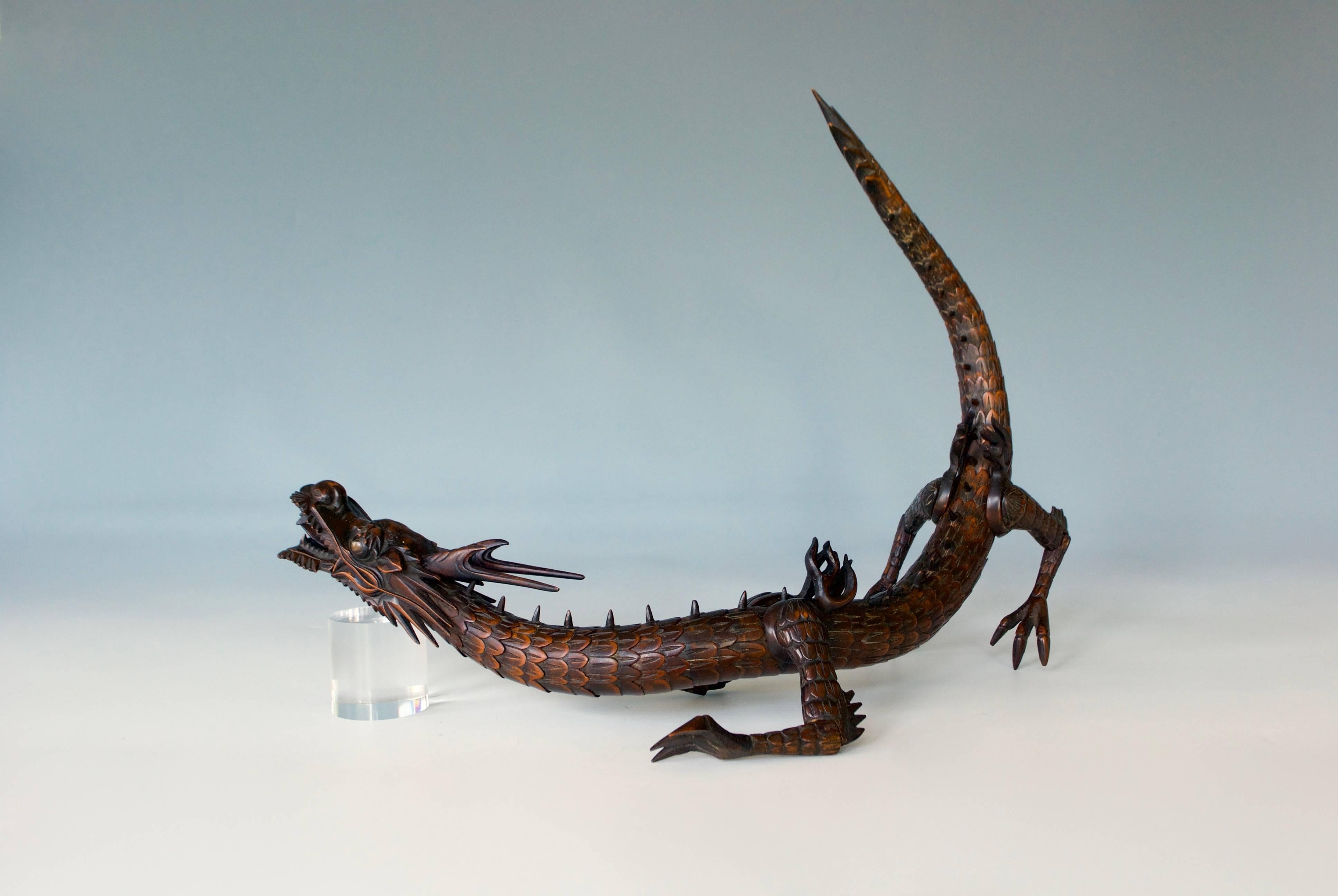 Fully Articulated Boxwood sculpture of a Dragon In Excellent Condition For Sale In MILANO, IT