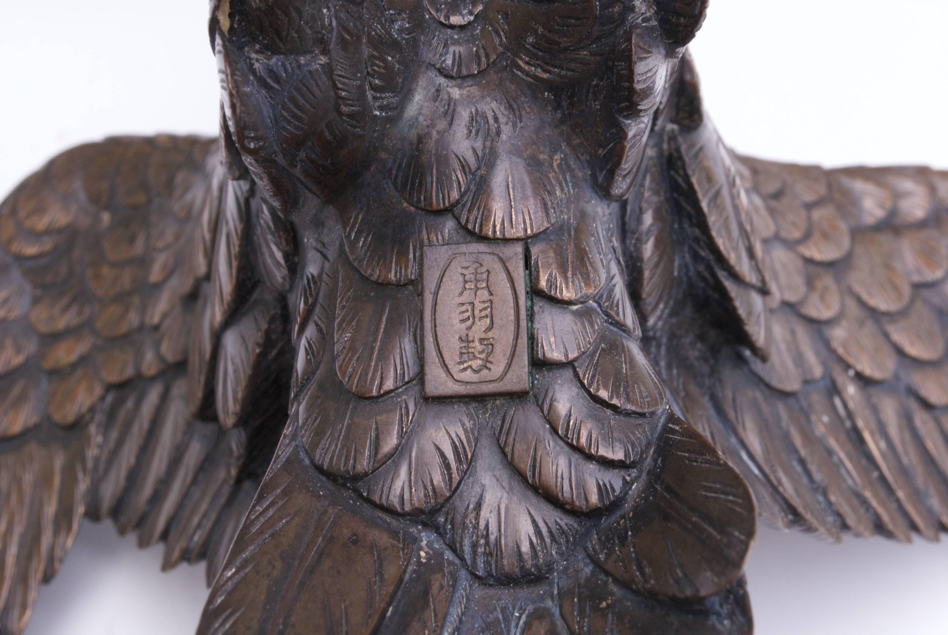 Japanese Bronze Sculpture Okimono of an Eagle For Sale 2