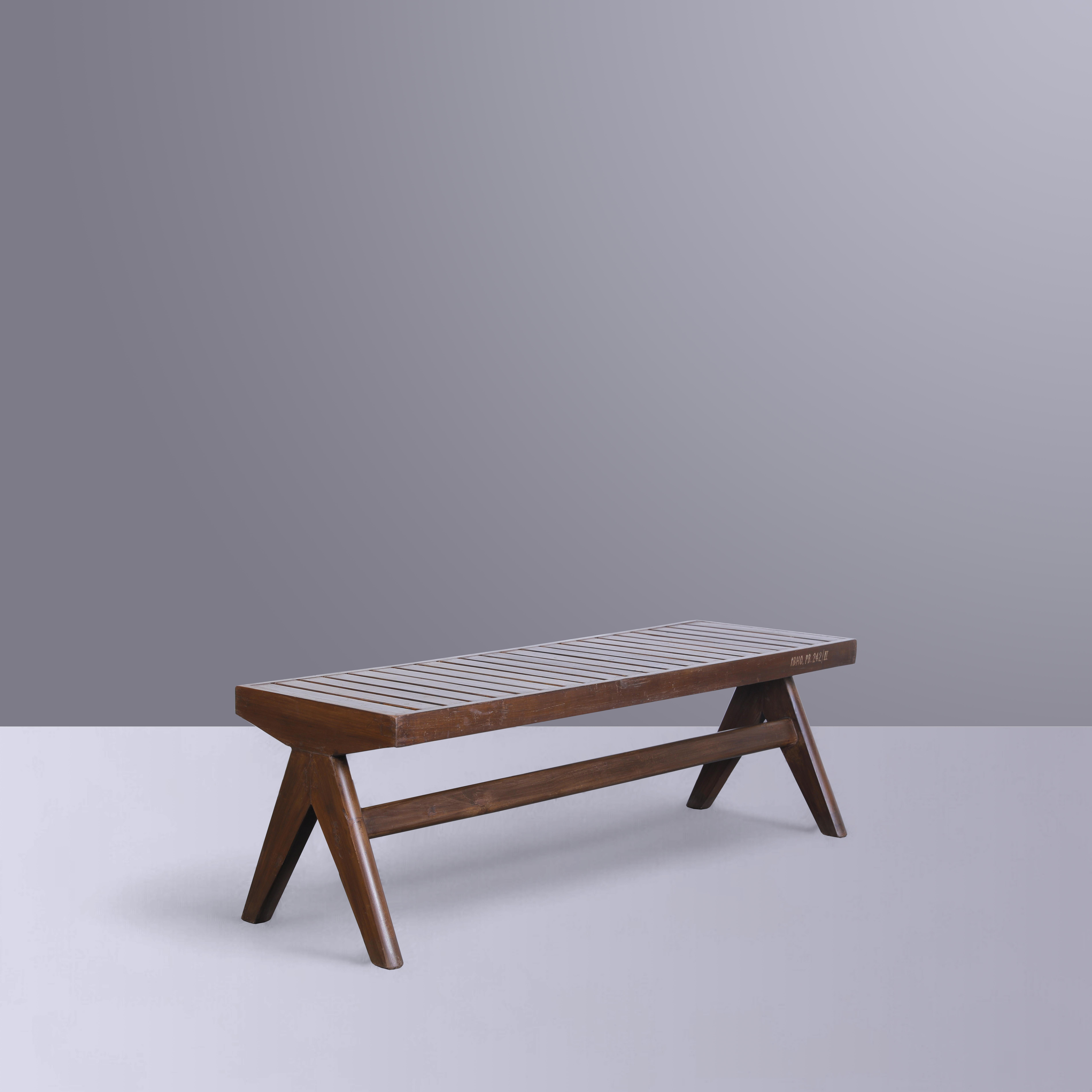 Indien Banc en teck du mi-siècle moderne authentique Pierre Jeanneret PJ-SI-33-E en vente