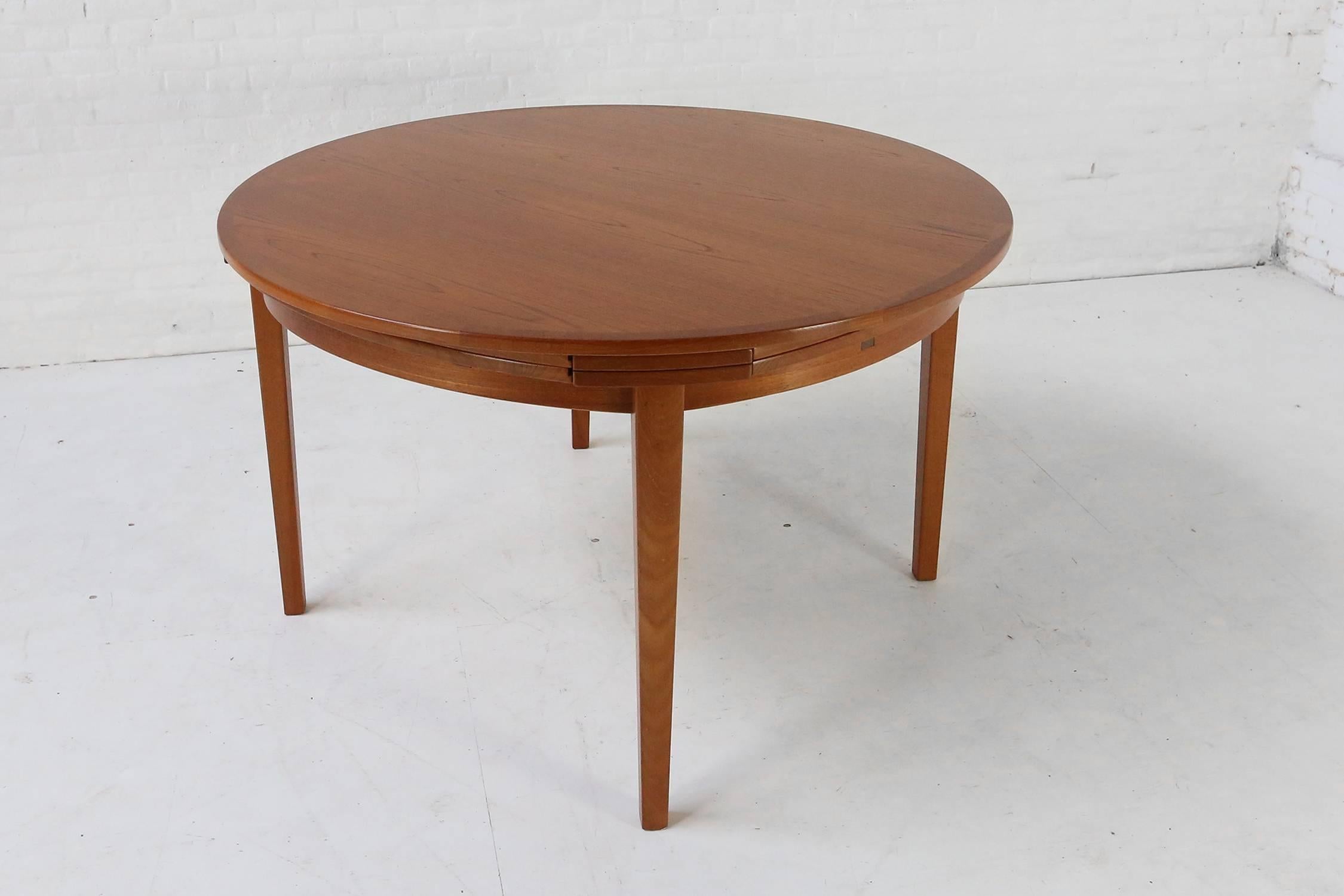 Danish Lotus Flip-Flap Dining Table from Dyrlund, 1960s 1