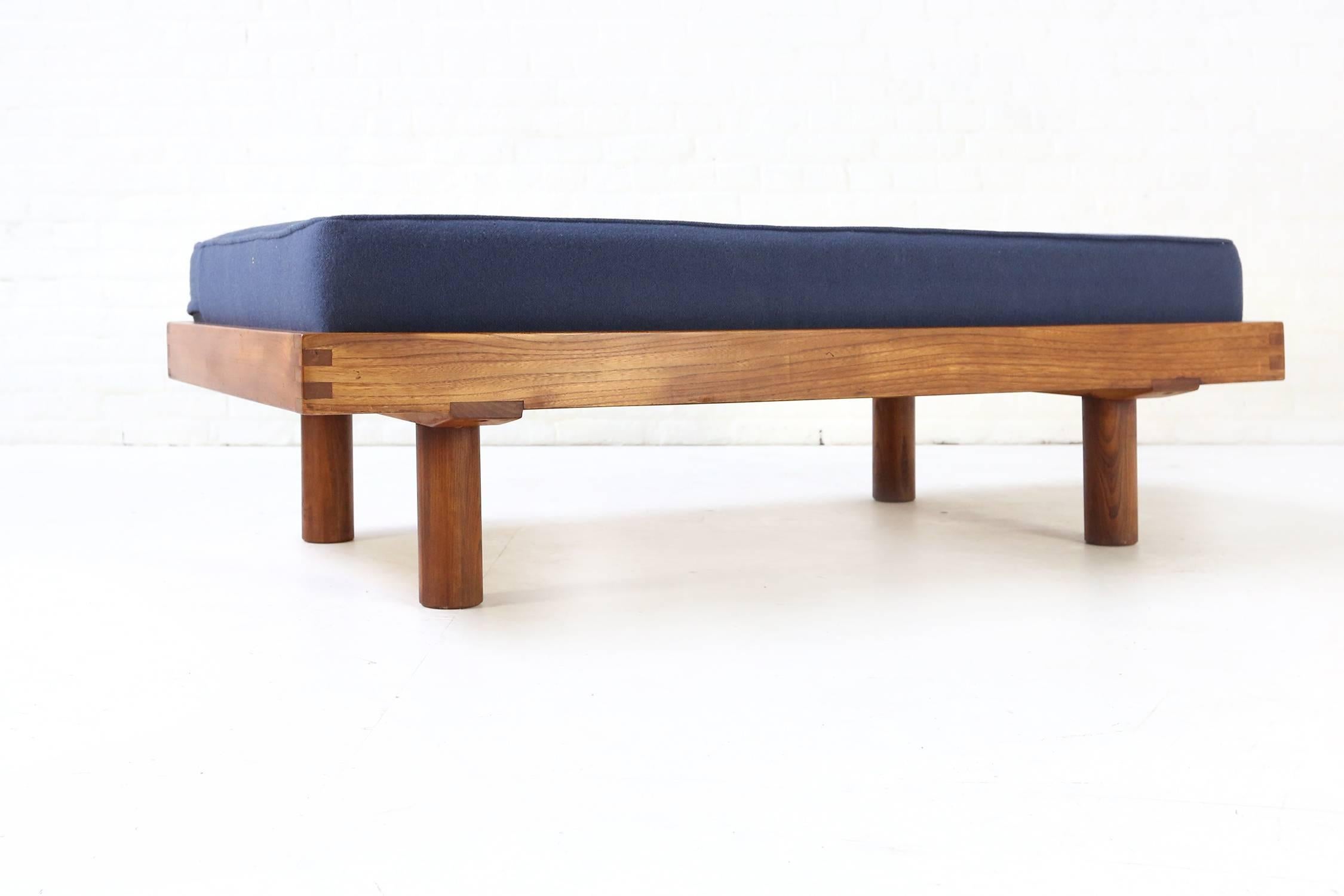 Small Pierre Chapo daybed in French elm, produced, circa 1960

Dimensions of the base: L 132cm x H 30 cm x D 76cm
Dimensions of the mattress: H 17cm x L 128cm x D 72 cm

Pierre Chapo (1927-1987) was born in a family of craftsmen. He was a