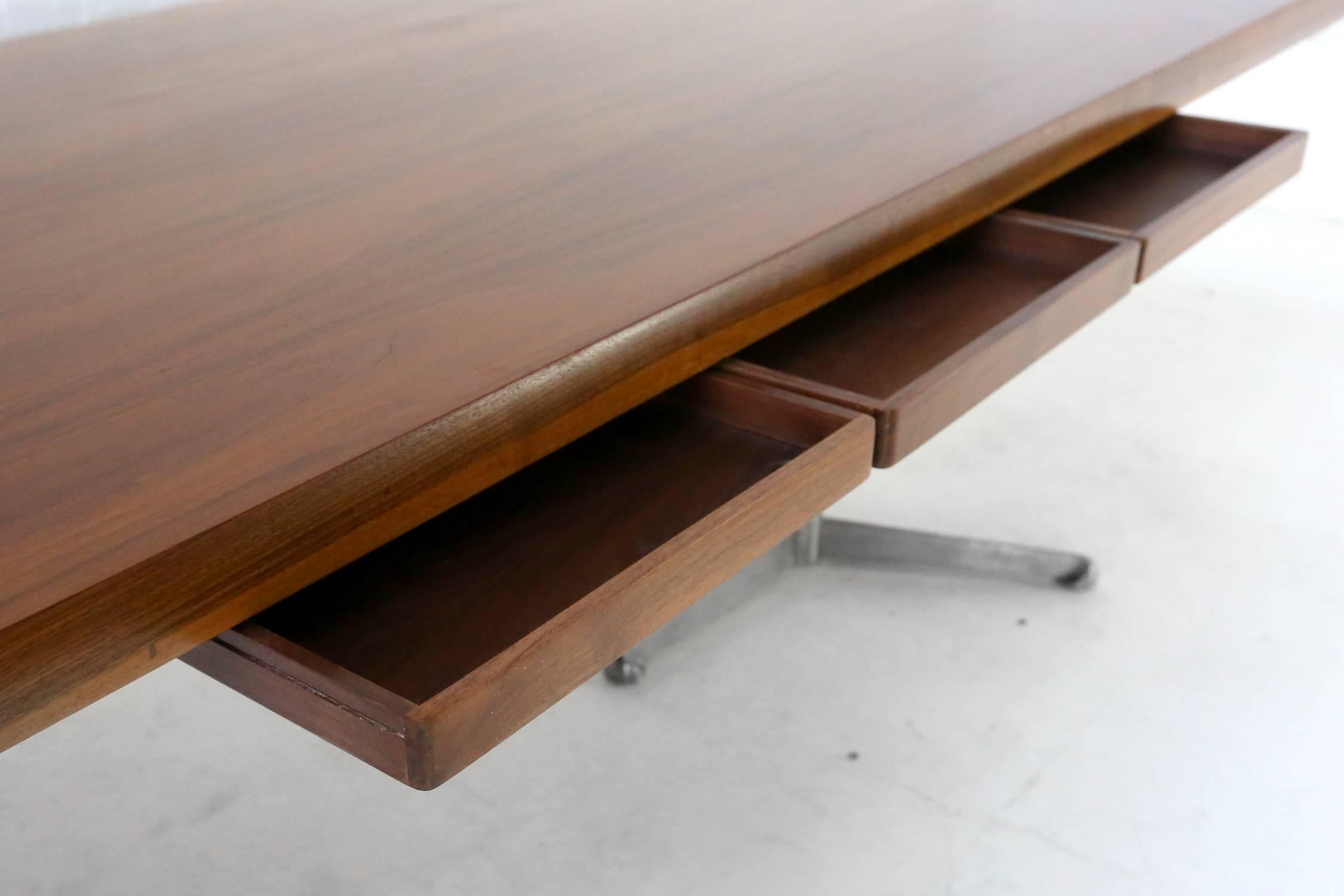 Osvaldo Borsani Executive Desk for Tecno, Italy, 1954 In Excellent Condition For Sale In Ghent, BE