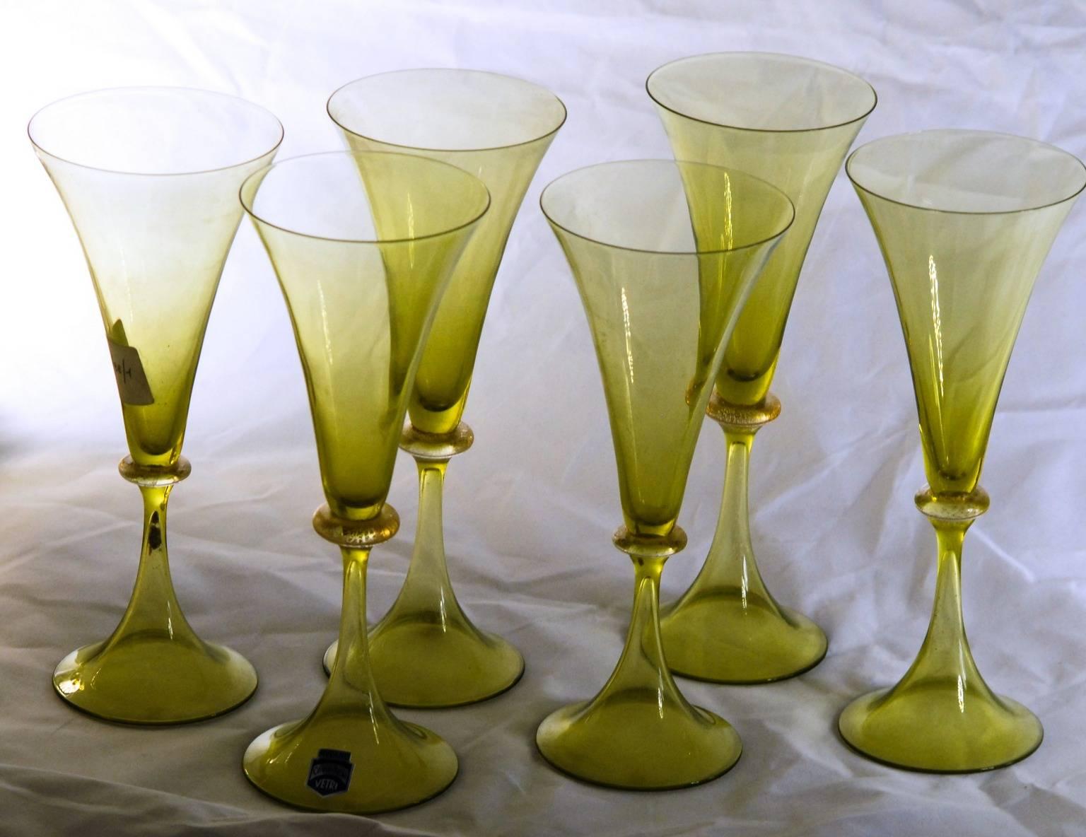 Italian Cenedese Set of Six Flutes, Green Fumé with Gold Leaf Neck