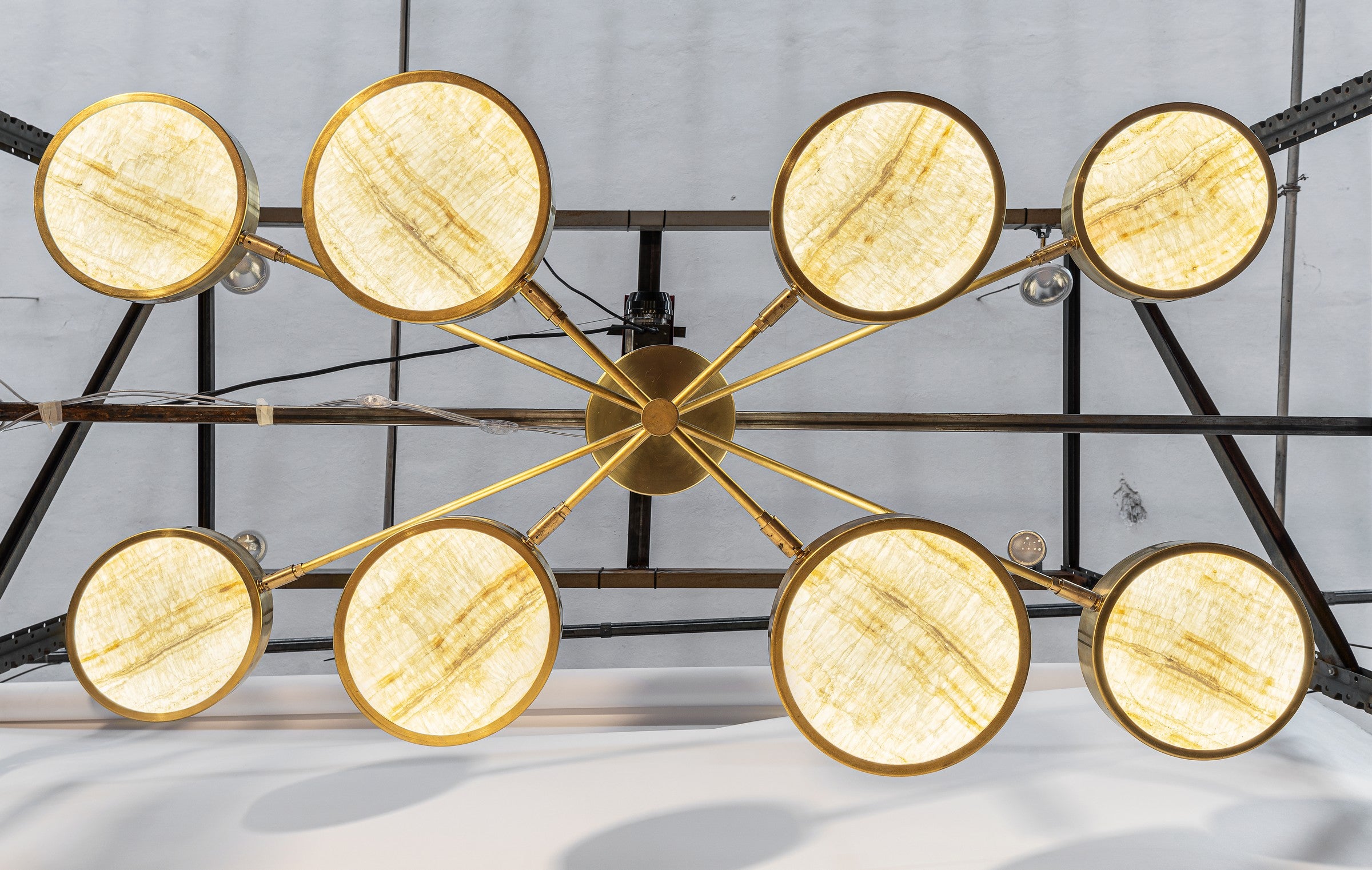 Sistema Solare, Luxury Ivory Onyx and Brass 8 Rotating Orbitale Arms Chandelier For Sale