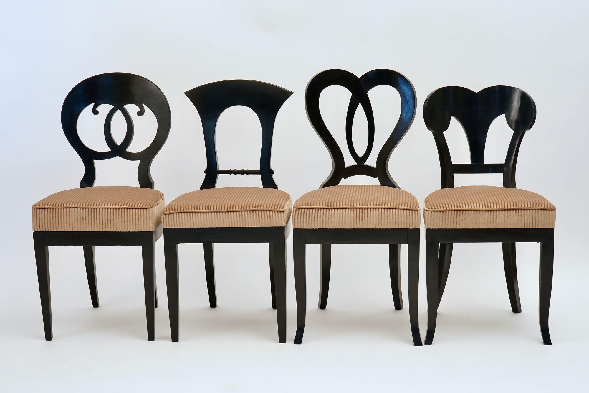 Ebanizzato Eclectica, set di 8 sedie da pranzo Biedermeier ebanizzate, ognuna in uno stile diverso in vendita