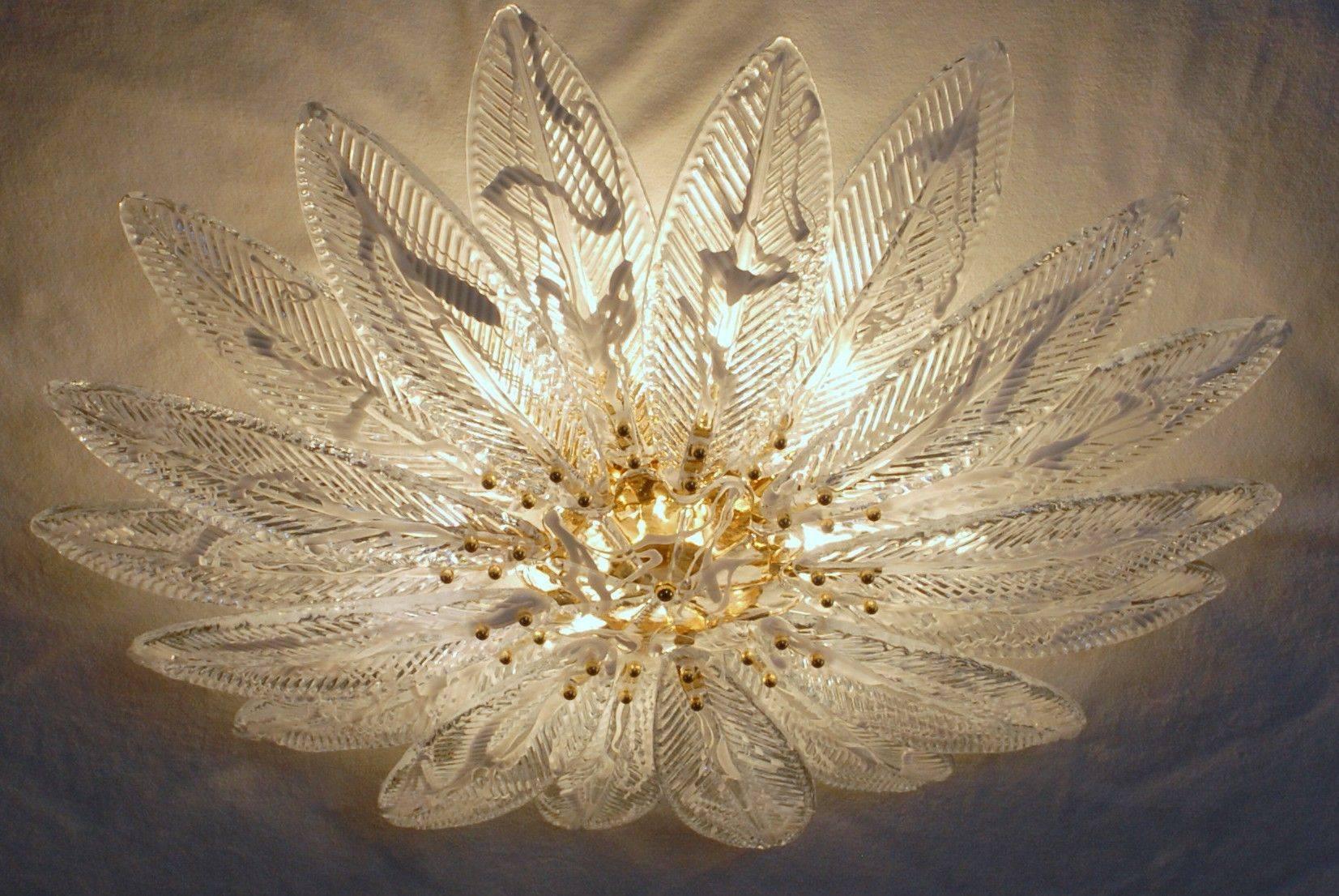 Great 18 Palmette Shallow Flush Ceiling Mount, Murano In Excellent Condition For Sale In Tavarnelle val di Pesa, Florence