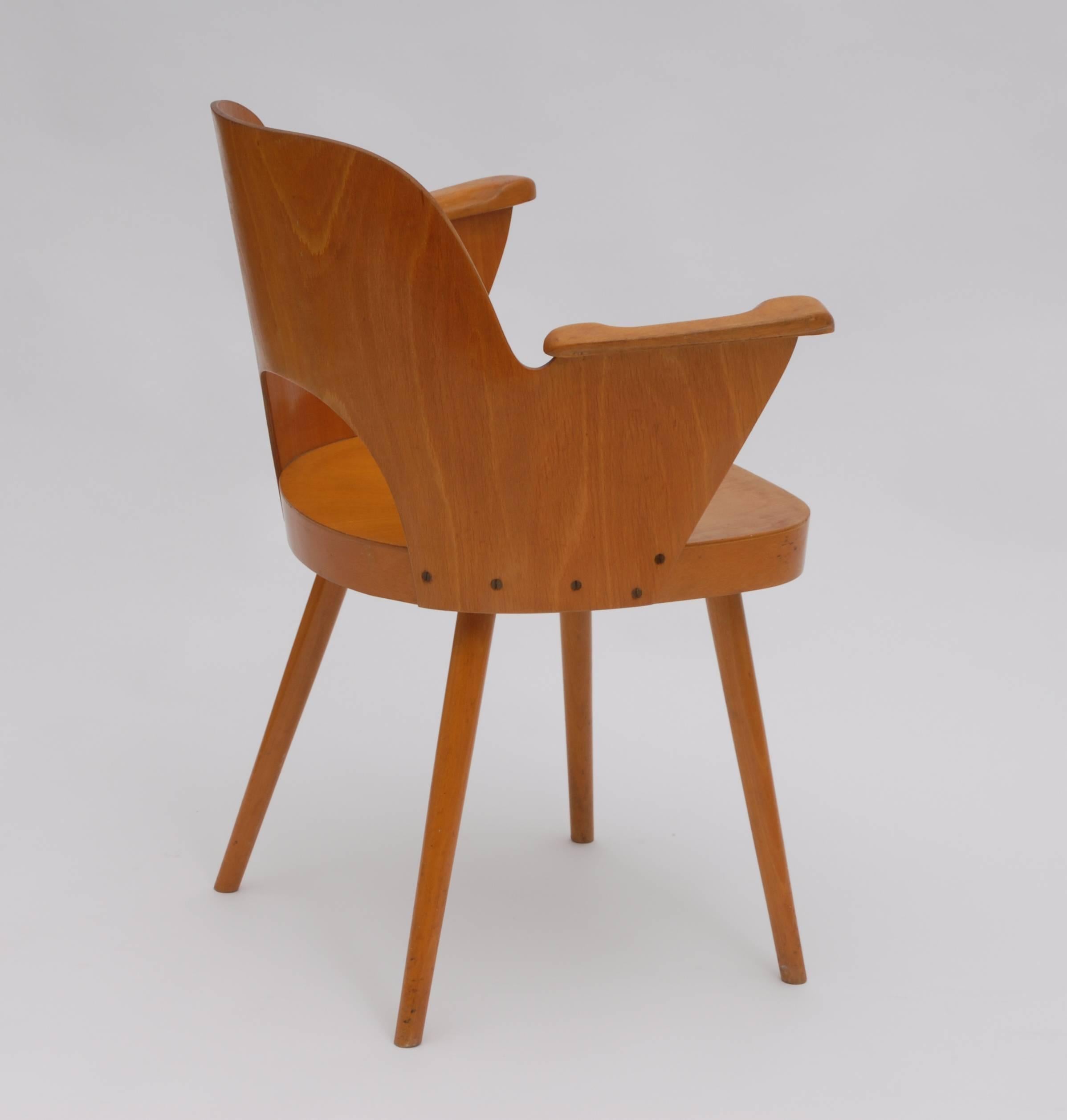 Mid-Century Wooden Armchair by Oswald Haerdtl In Excellent Condition For Sale In Prague, CZ
