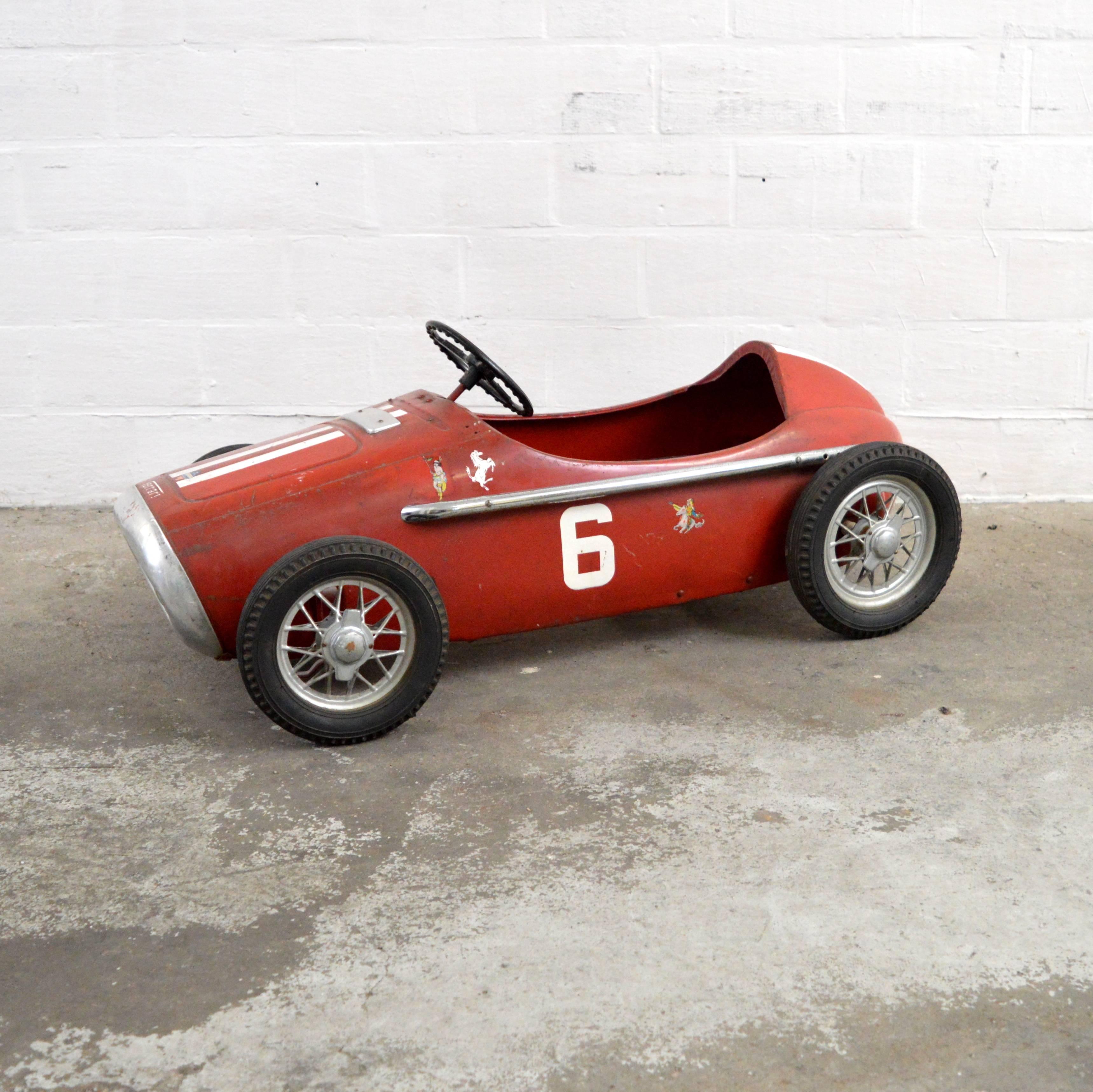 Rare pedal car of the brand Ferrari model Indy.
Is still in a very good condition and completely original.
All components are present, only the seat is missing.