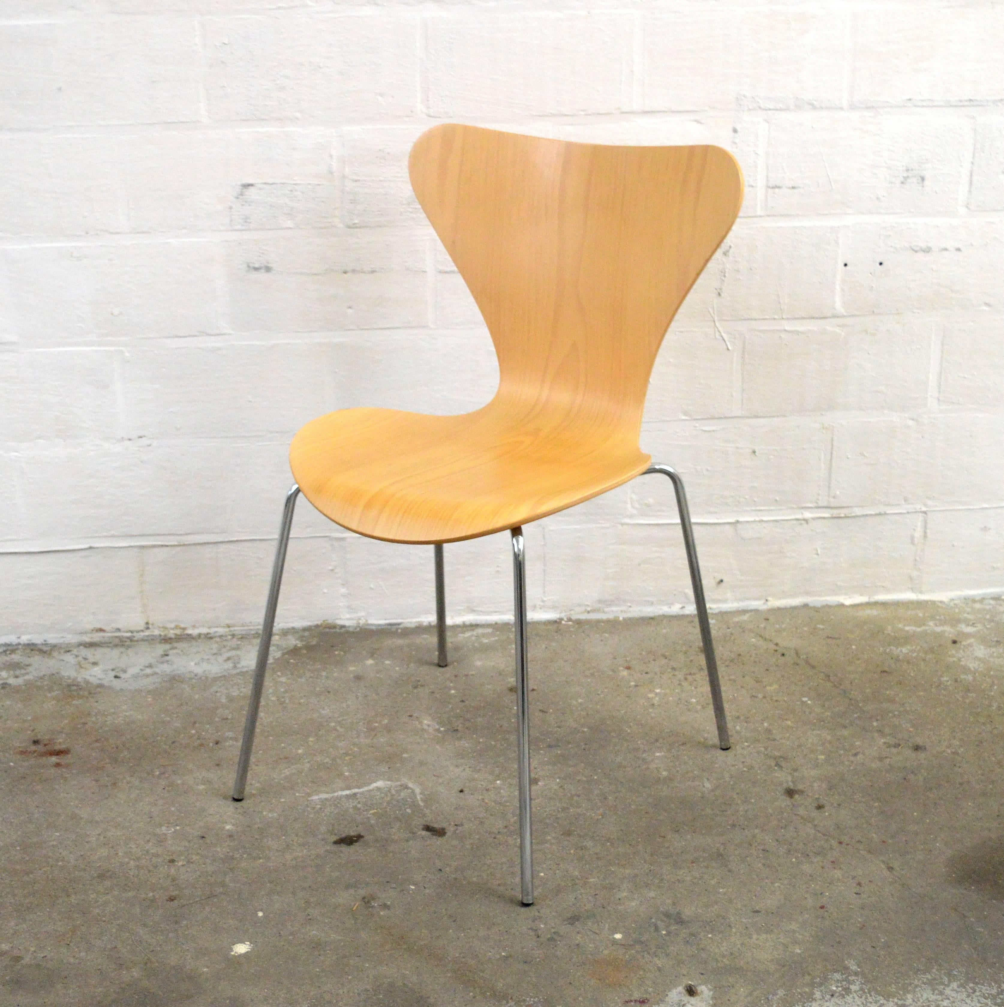 Scandinavian Modern Four Serie7 Chairs by Designer Arne Jacobsen