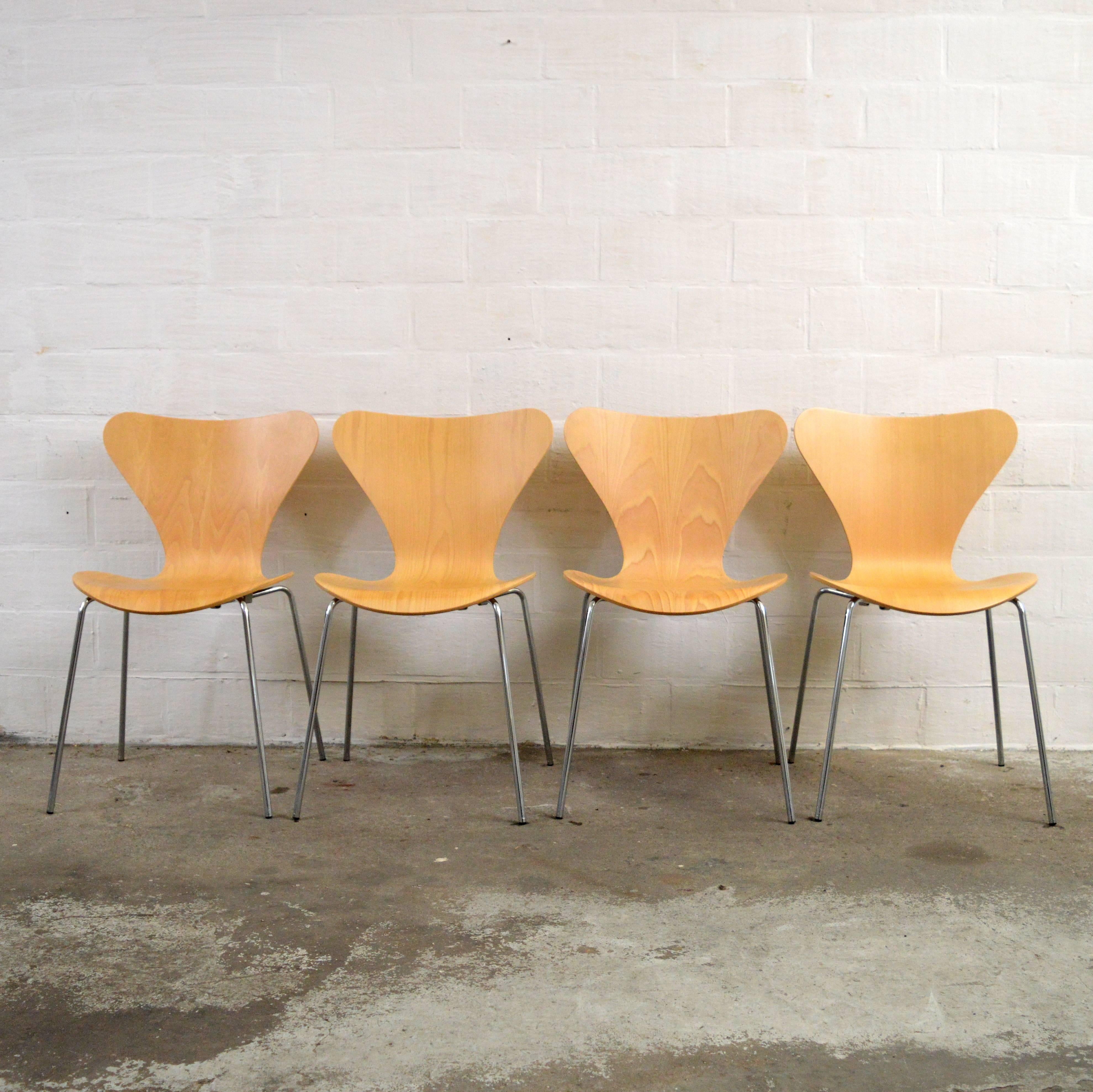 Danish Four Serie7 Chairs by Designer Arne Jacobsen