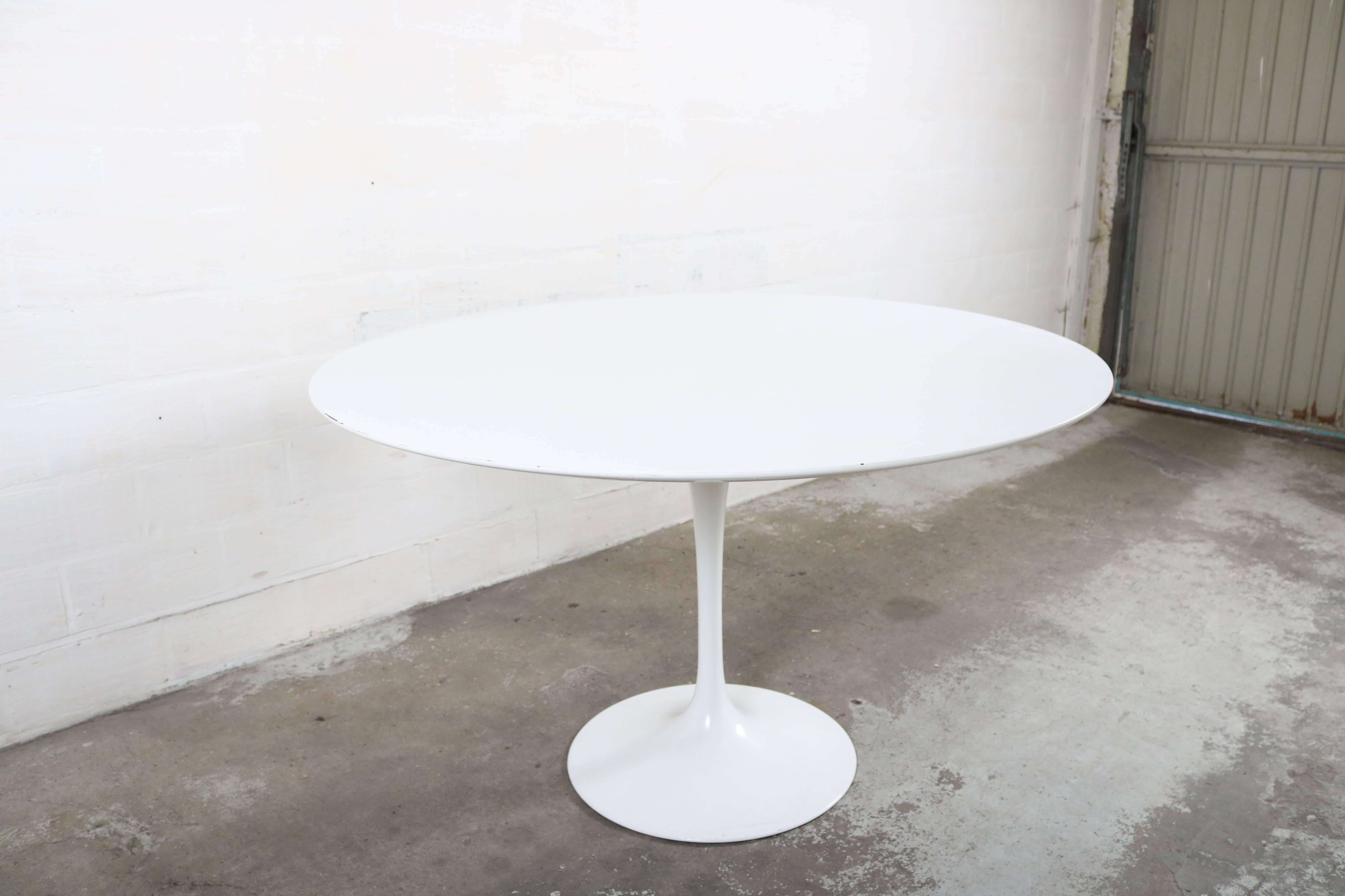Metal Dinning Table by Eero Saarinen