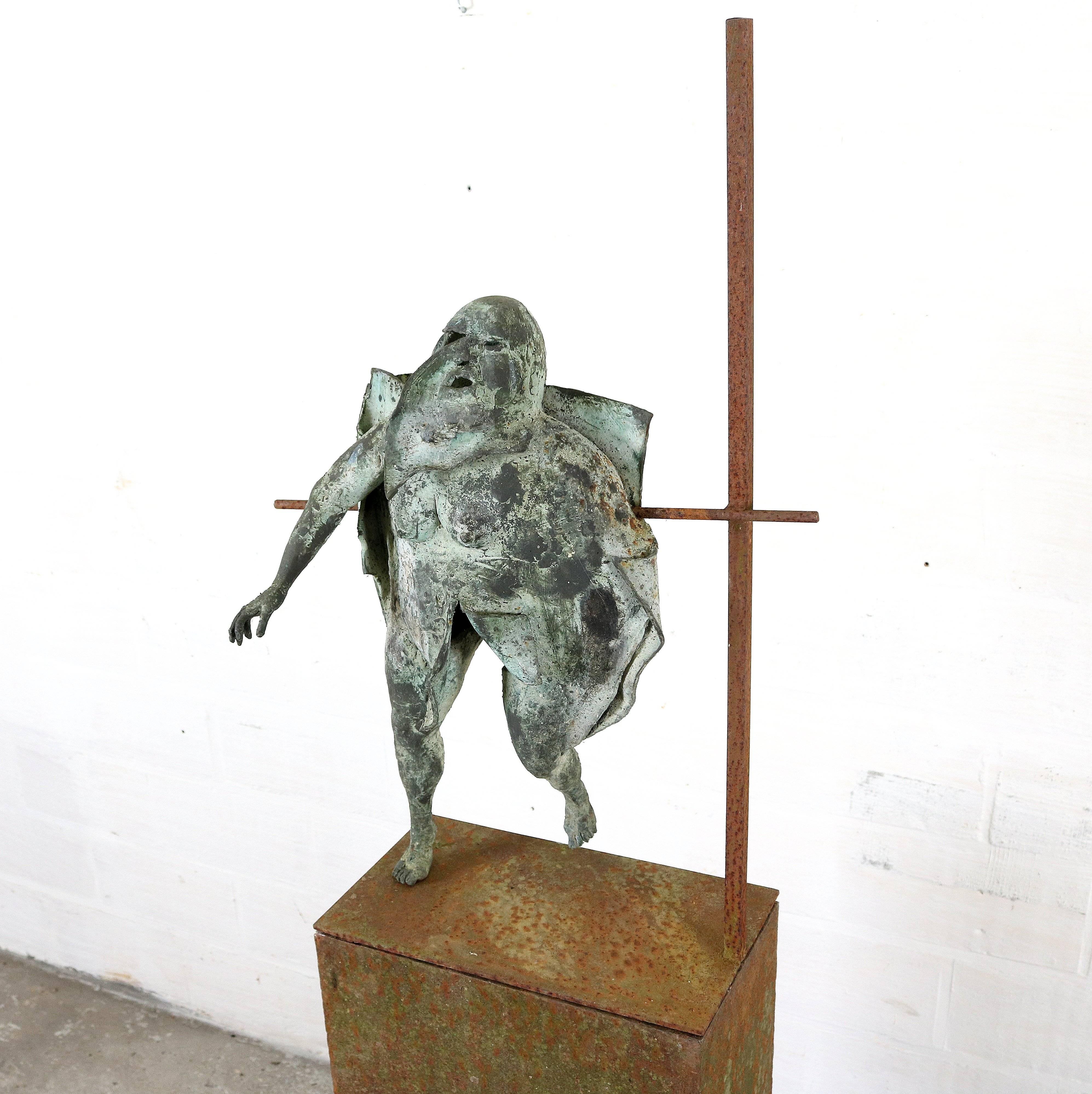 Artwork by Belgian artist Eric Dejonckheere.
Eric Dejonckheere was a student of José Vermeersch.
Made of bronze on metal base.

Measures: Height 152 cm
Height sculpture 52 cm.