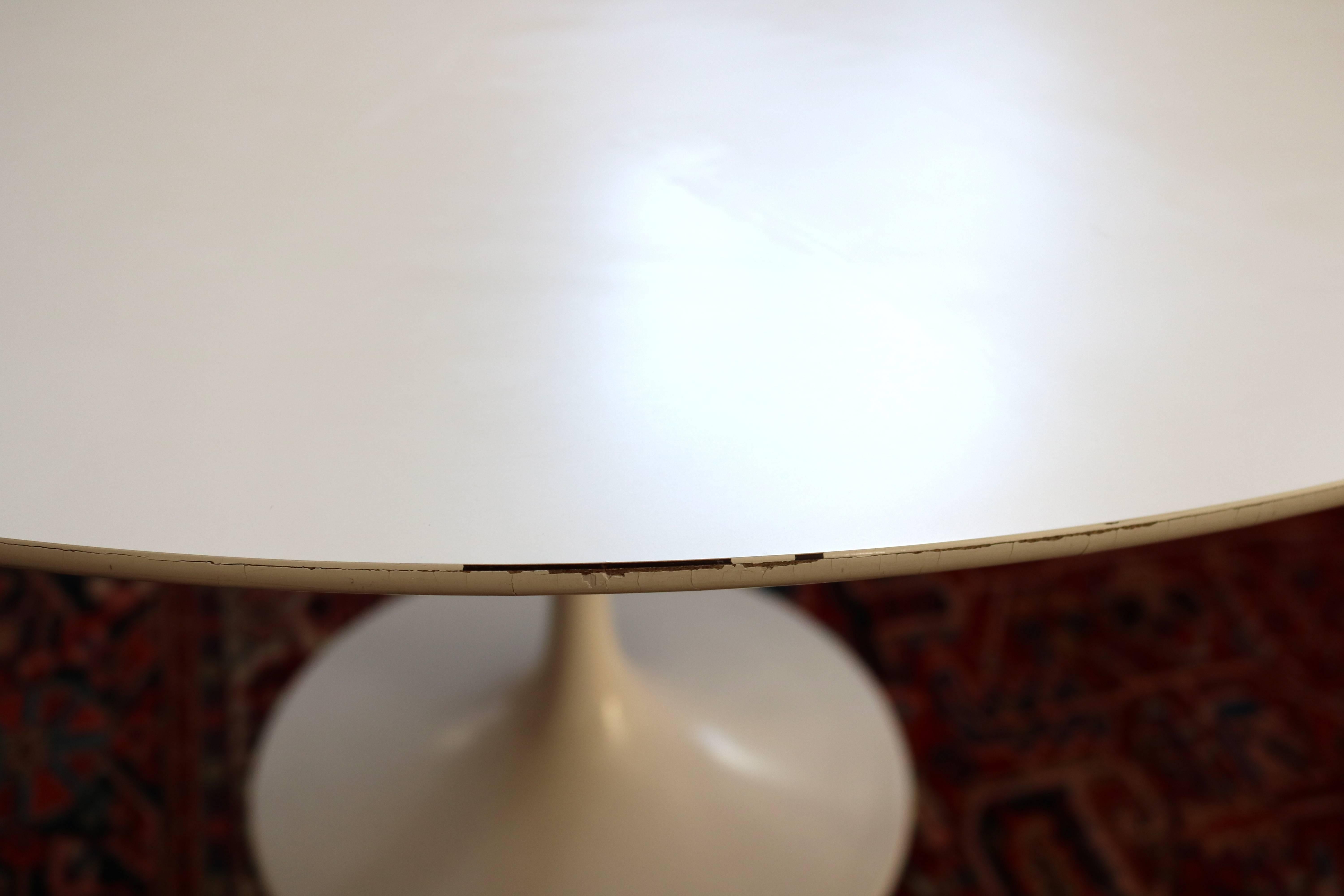 Dinning Table by Eero Saarinen 4