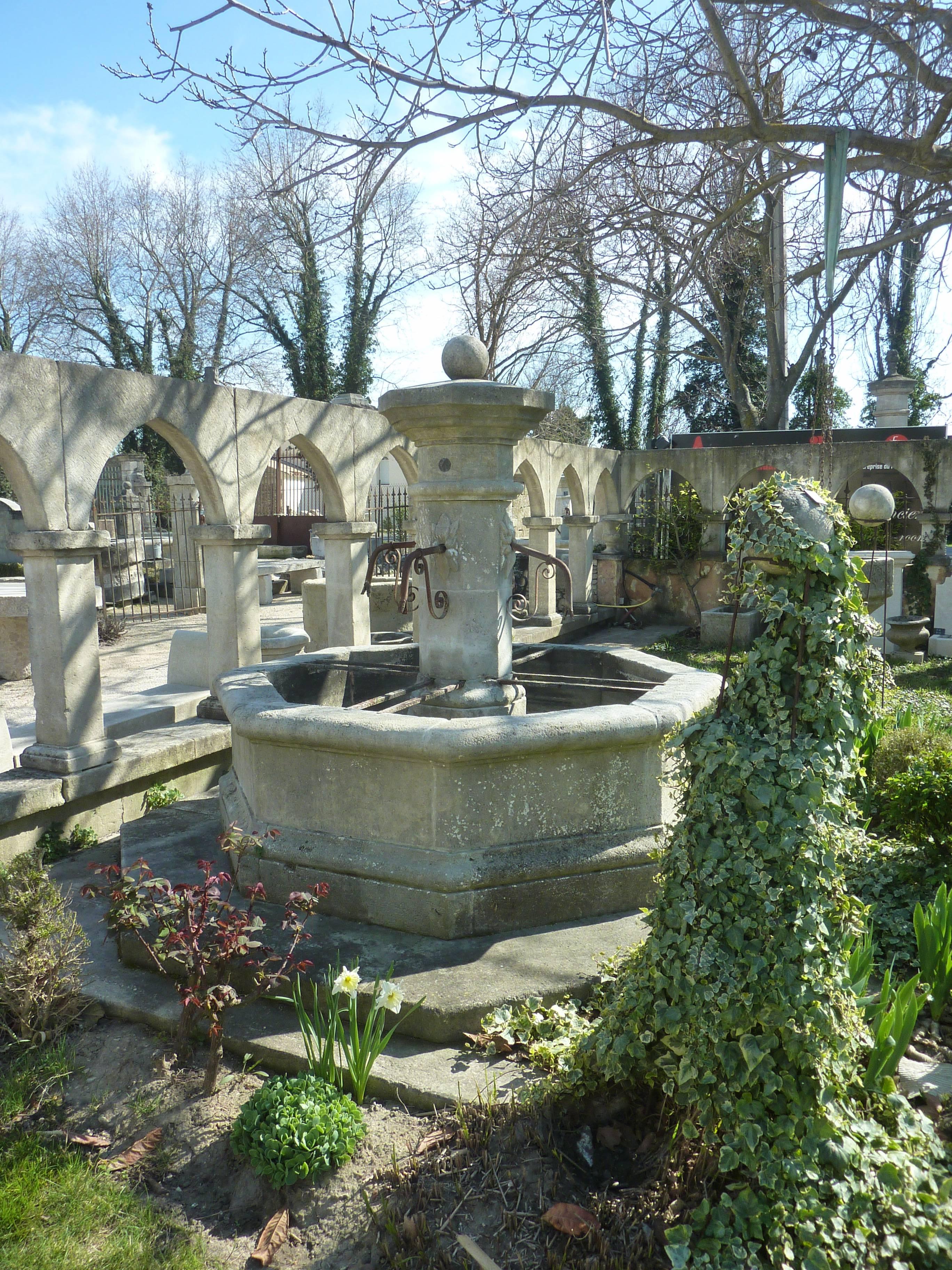 French Provincial Provence Central Octagonal Fountain Hand Carved in French Natural Limestone For Sale