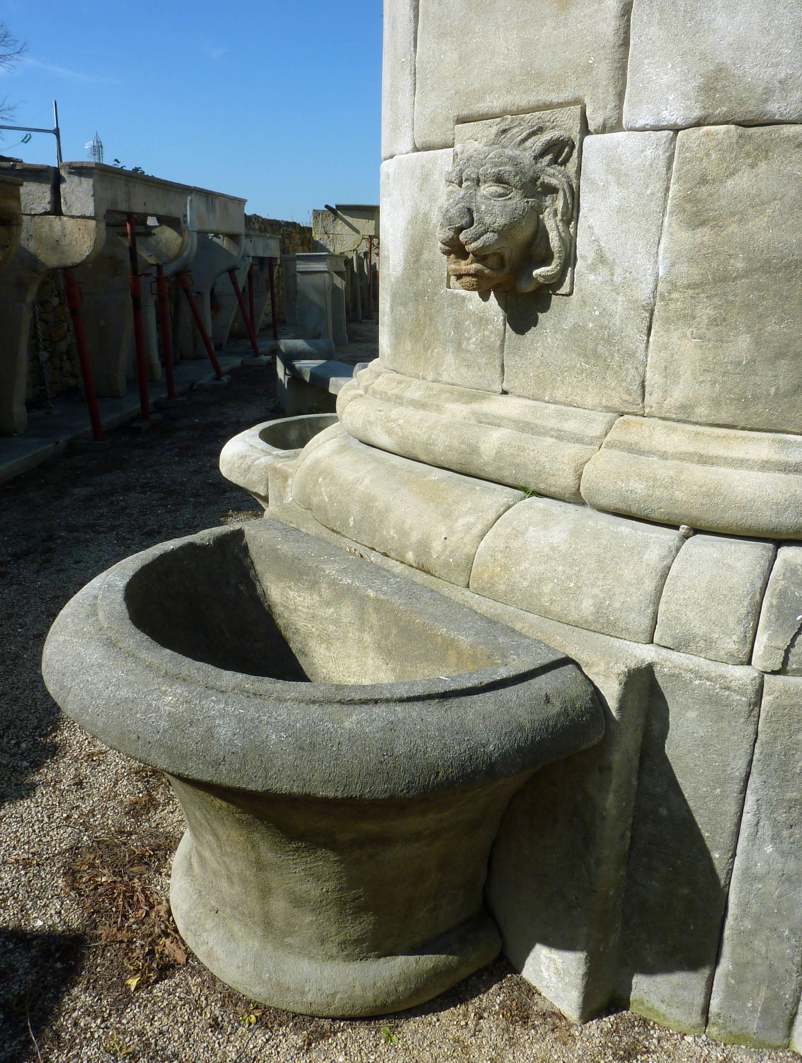 Impressive Central Fountain with 4 Hand-Carved Lions' Heads in French Limestone For Sale 1