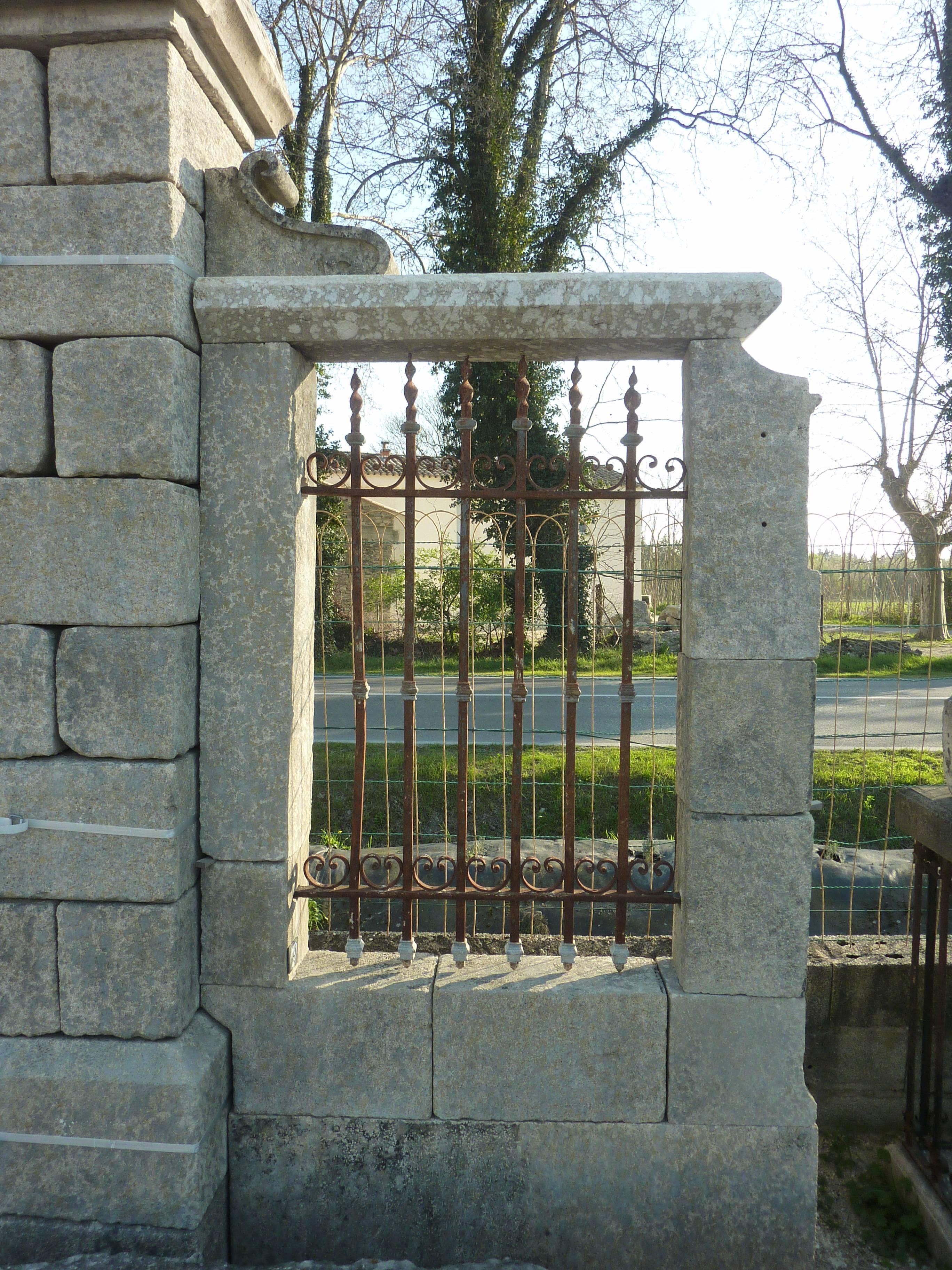 stone gate pillars for sale