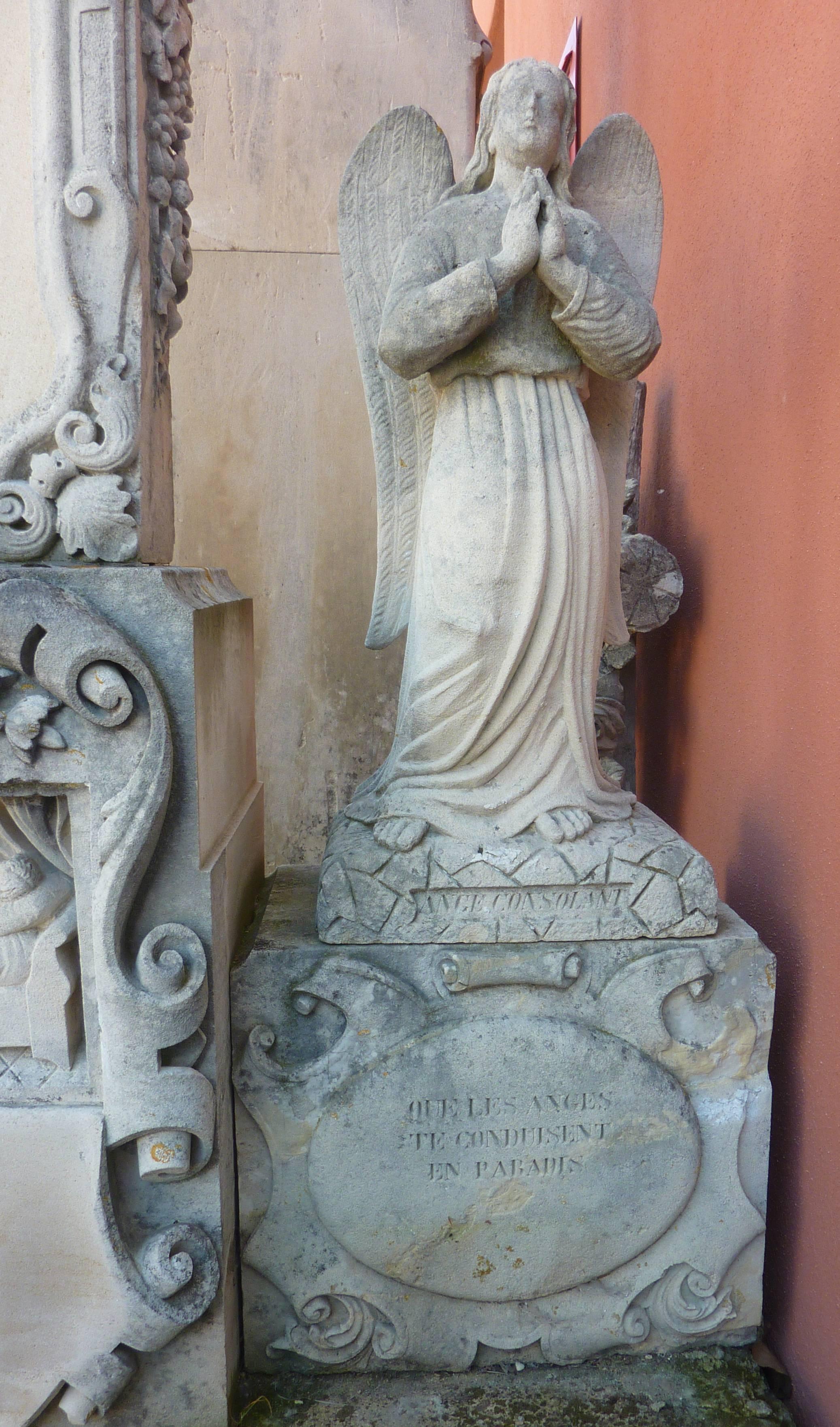 Stunning and Rare Gothic Ornamental Stele Sculpted in French Limestone For Sale 2