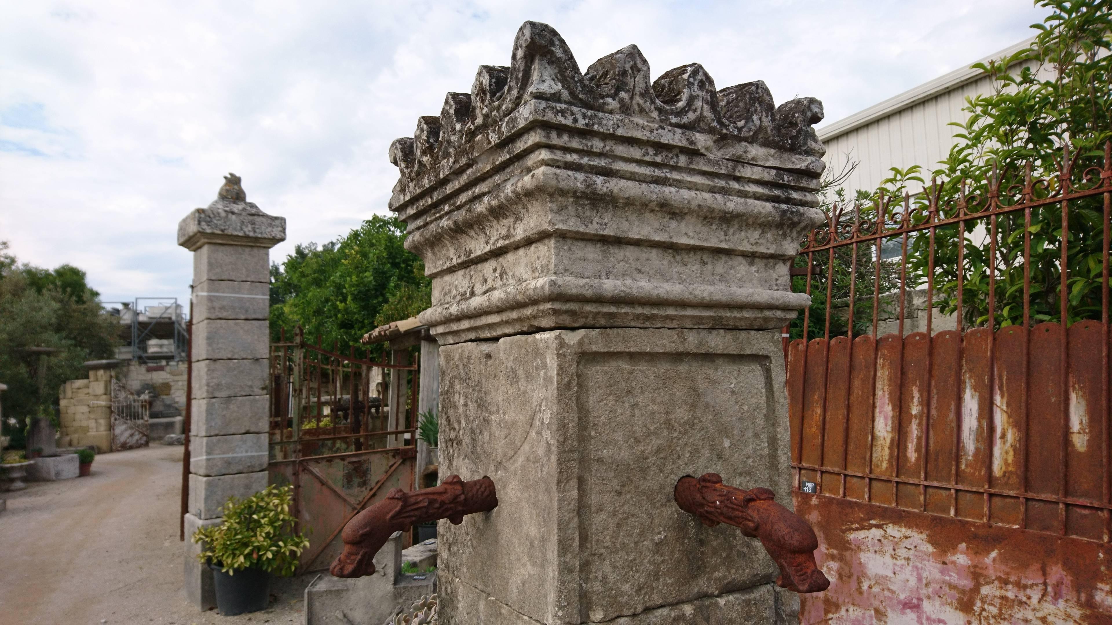 French Square-Shaped Garden Fountain in Limestone with Hand-Sculpted Central Column For Sale
