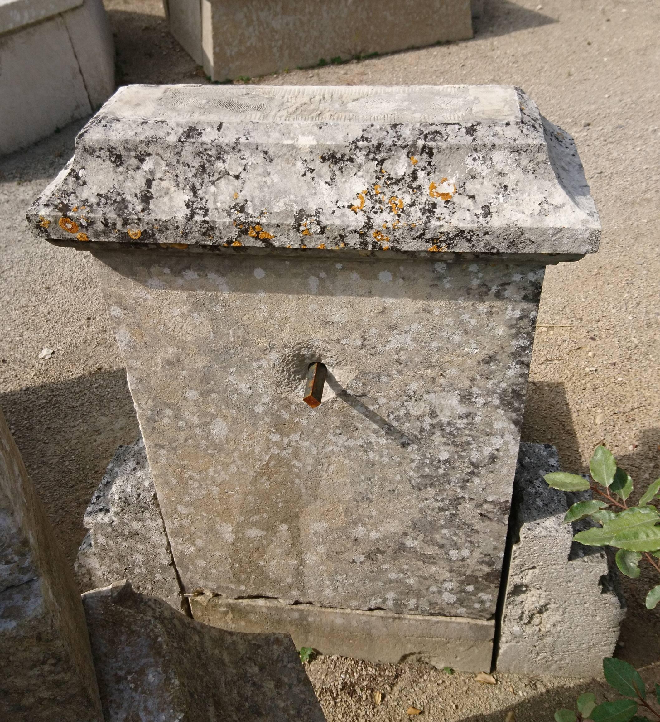 Small Water Fountain with Basin, Sculpted Pediment and Molded Corbels in Stone 2