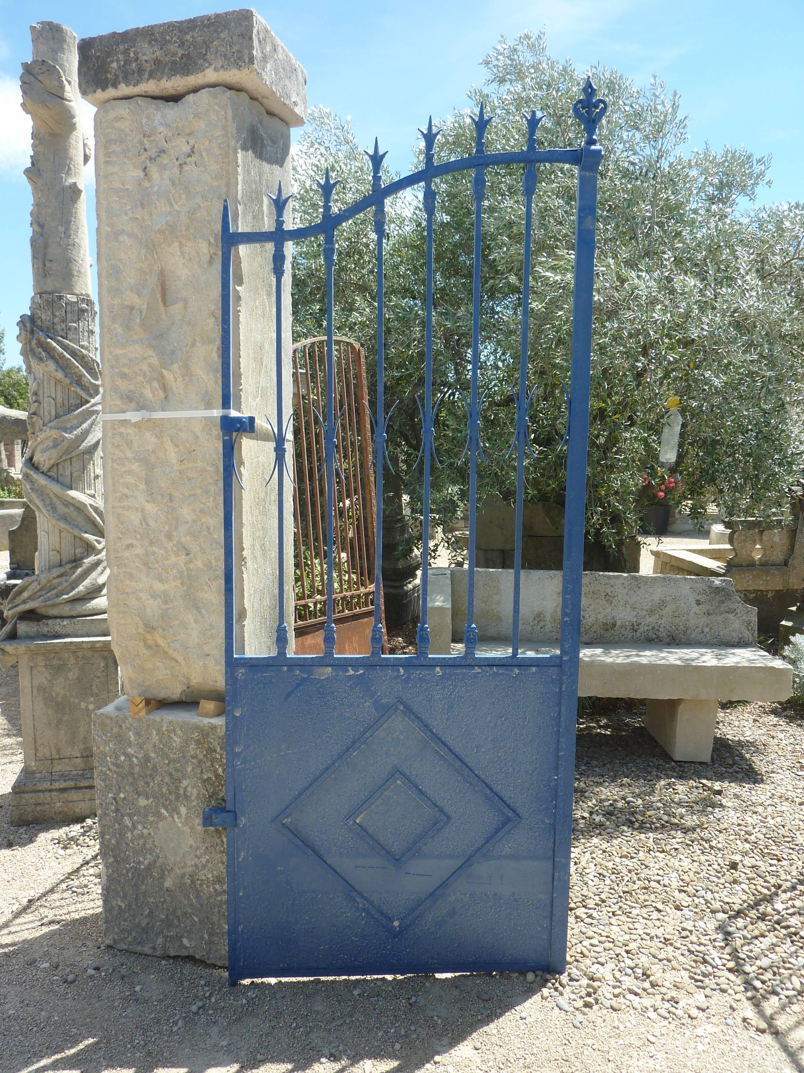 French 19th Century Pair of Stone Pillars and Wrought-Iron Gate Provence, France For Sale