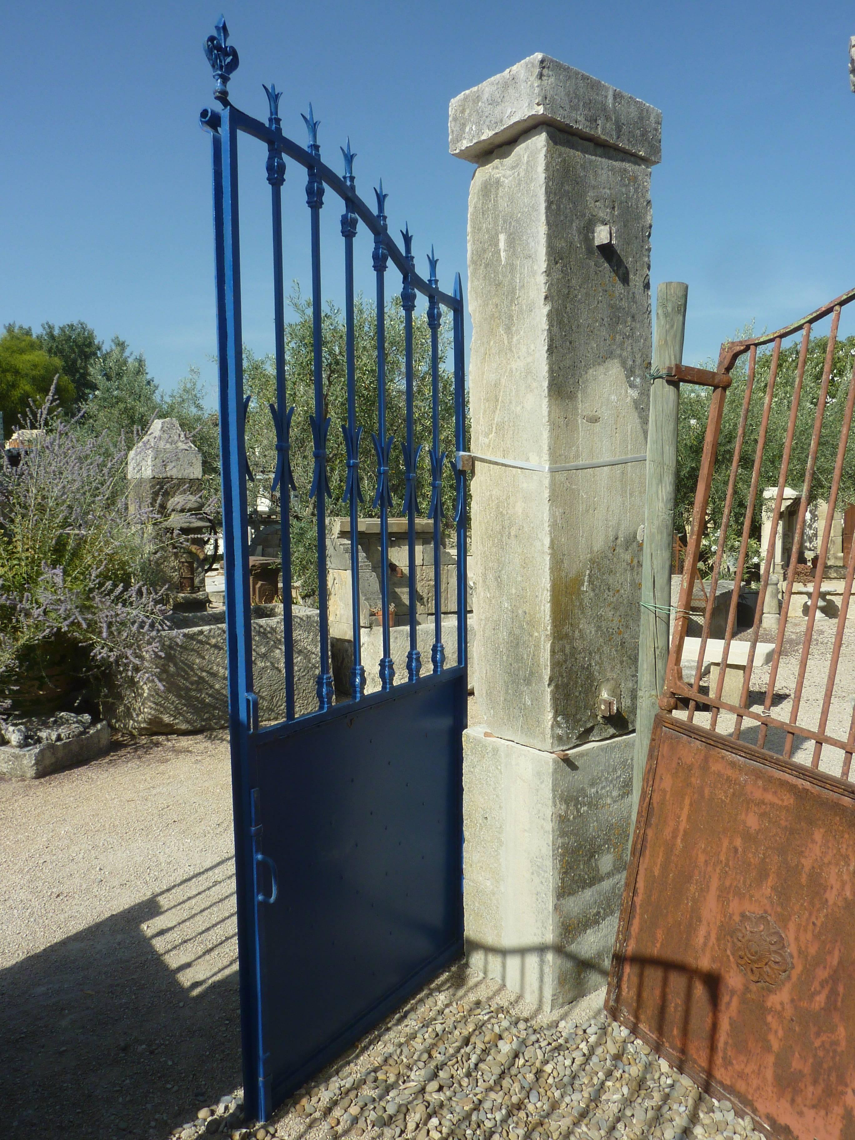 Hand-Carved 19th Century Pair of Stone Pillars and Wrought-Iron Gate Provence, France For Sale